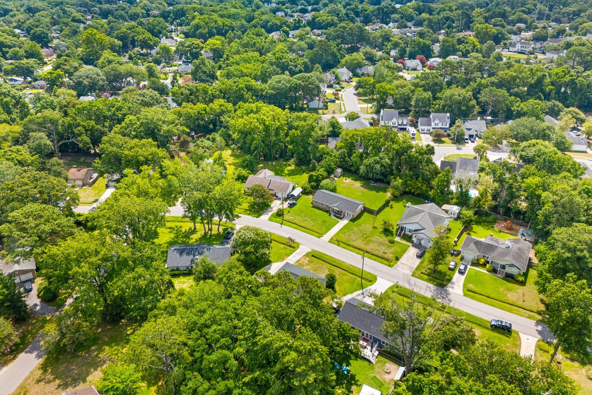 1115 Kentwood Circle