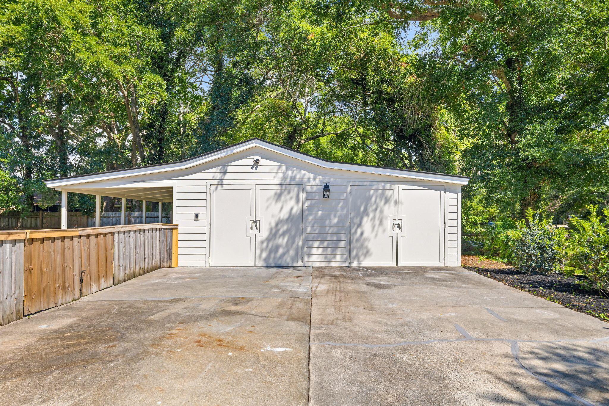 1115 Kentwood Circle