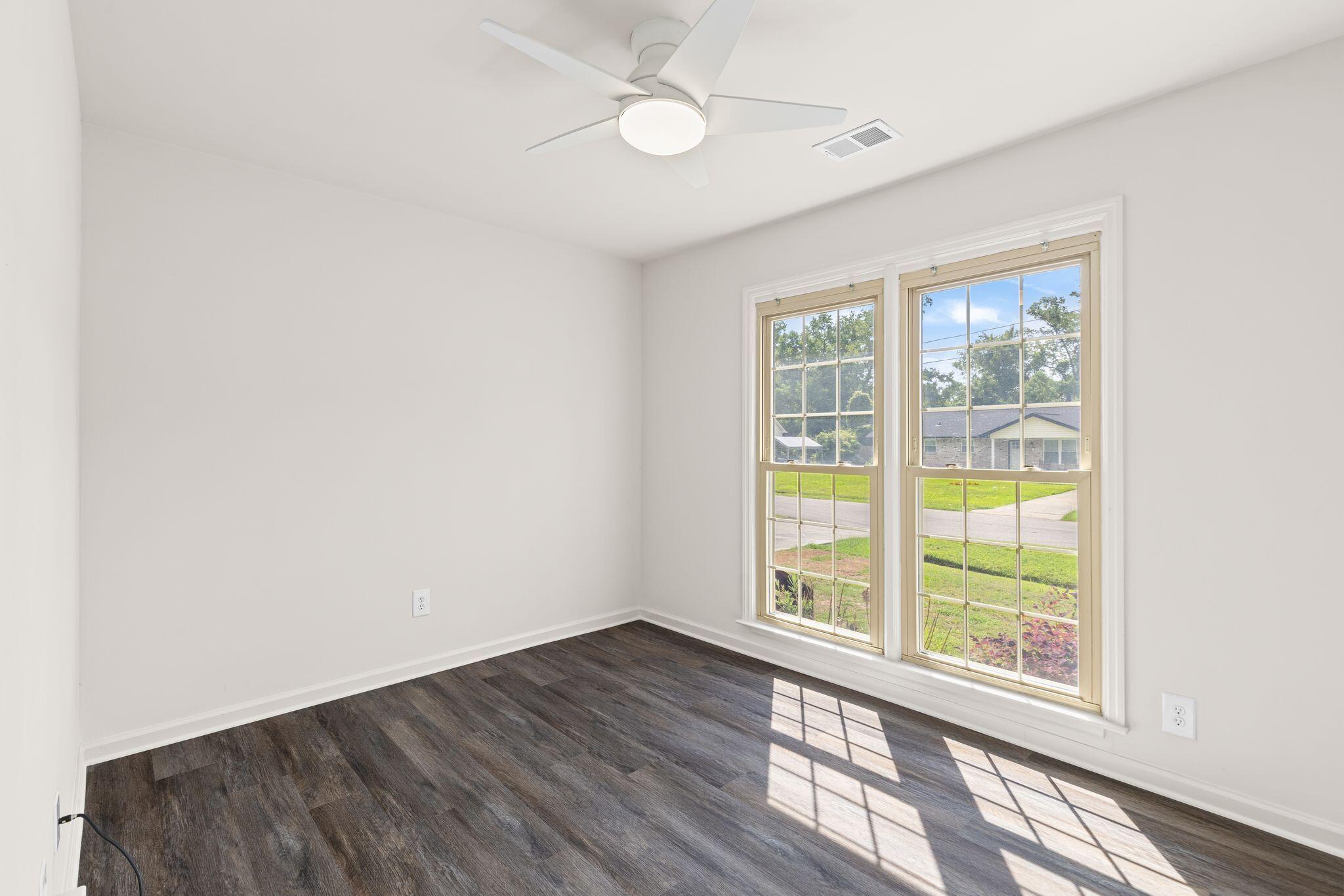 1115 Kentwood Circle