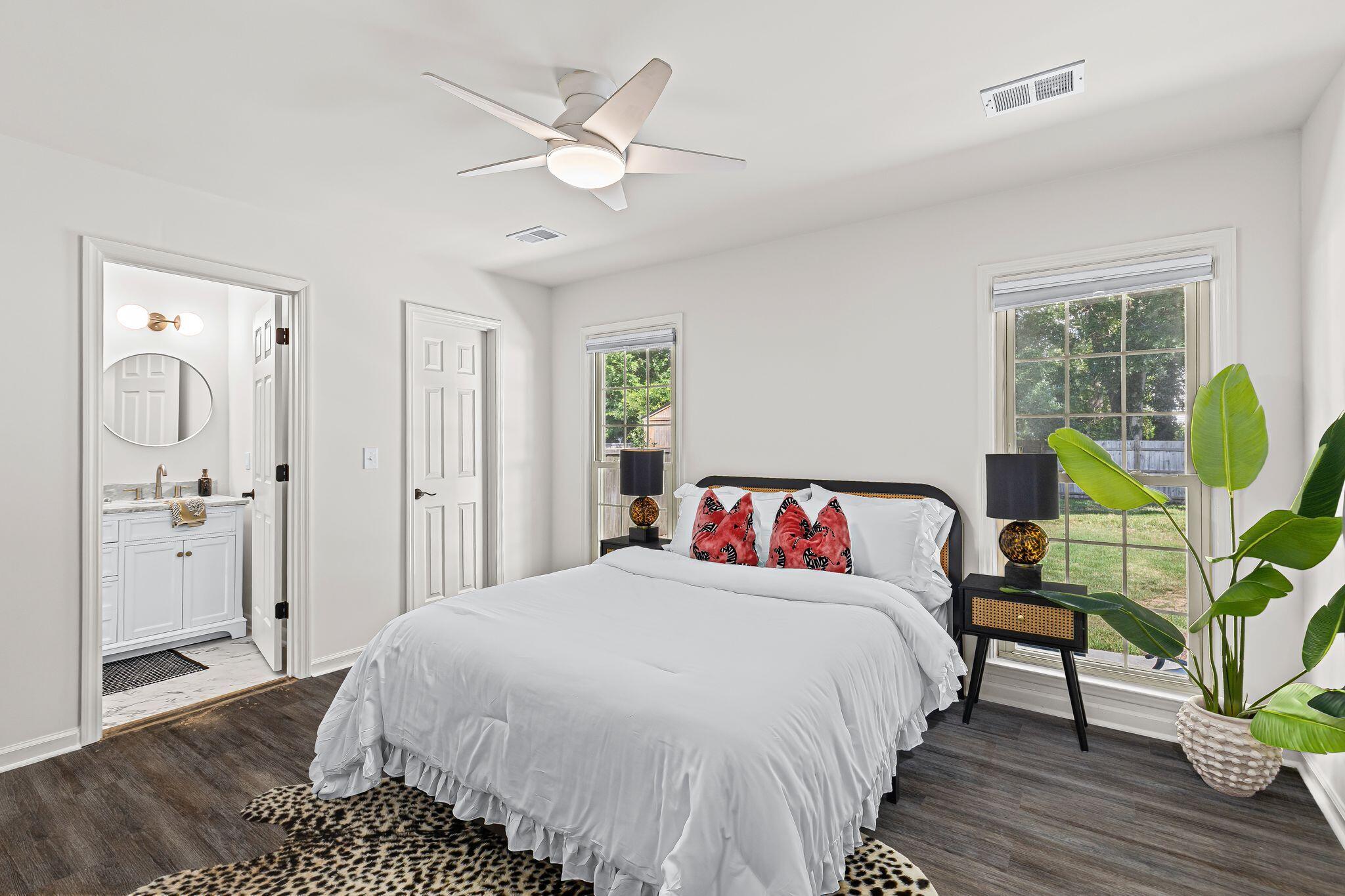 1115 Kentwood Circle
