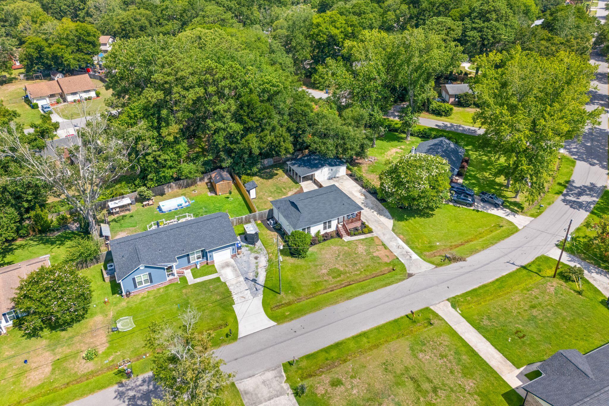 1115 Kentwood Circle