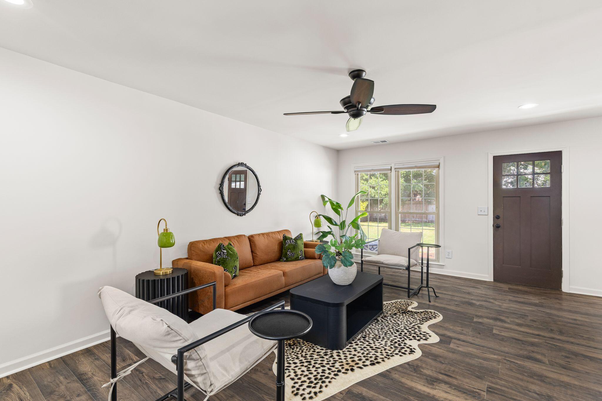 1115 Kentwood Circle
