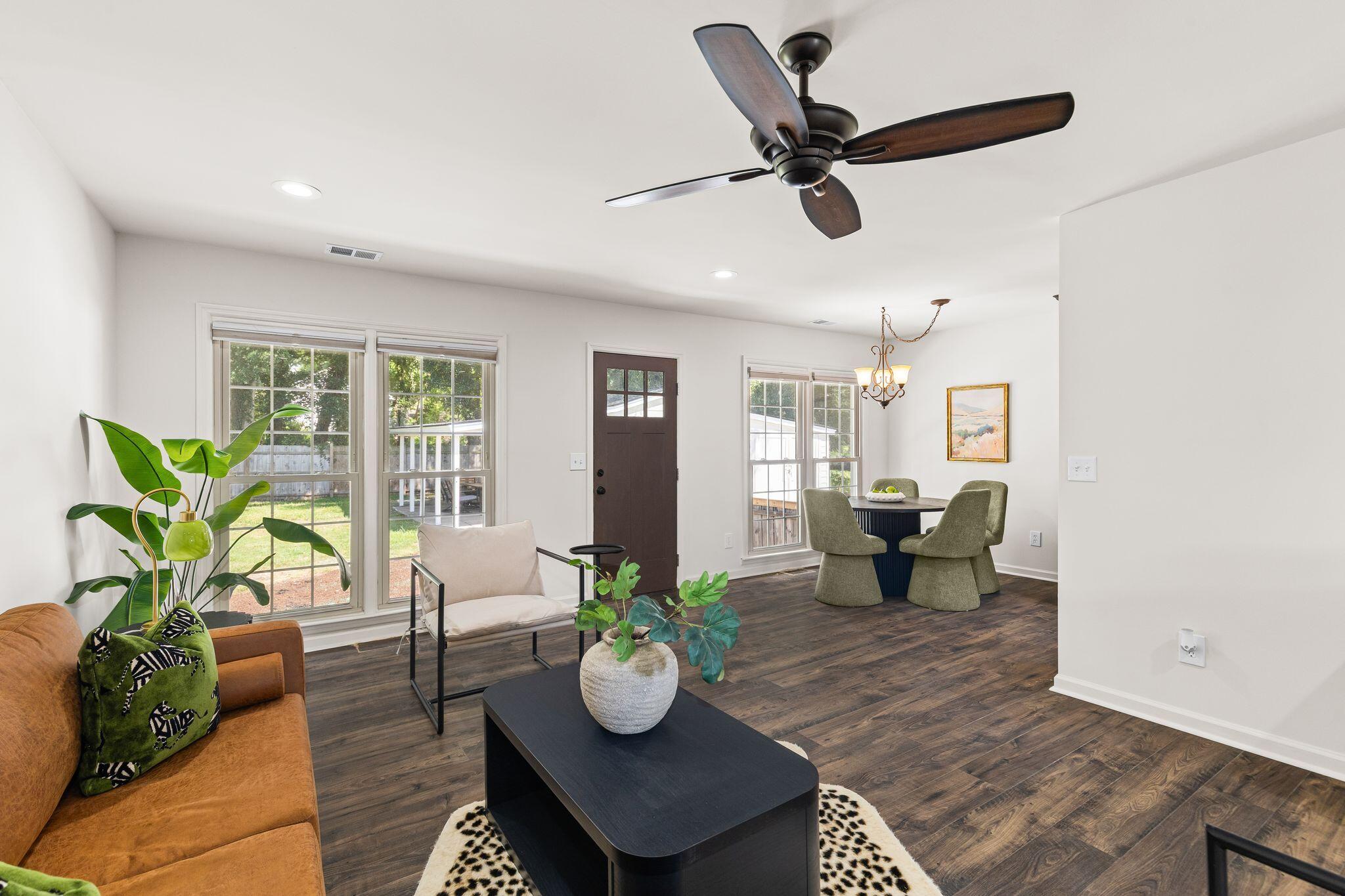 1115 Kentwood Circle