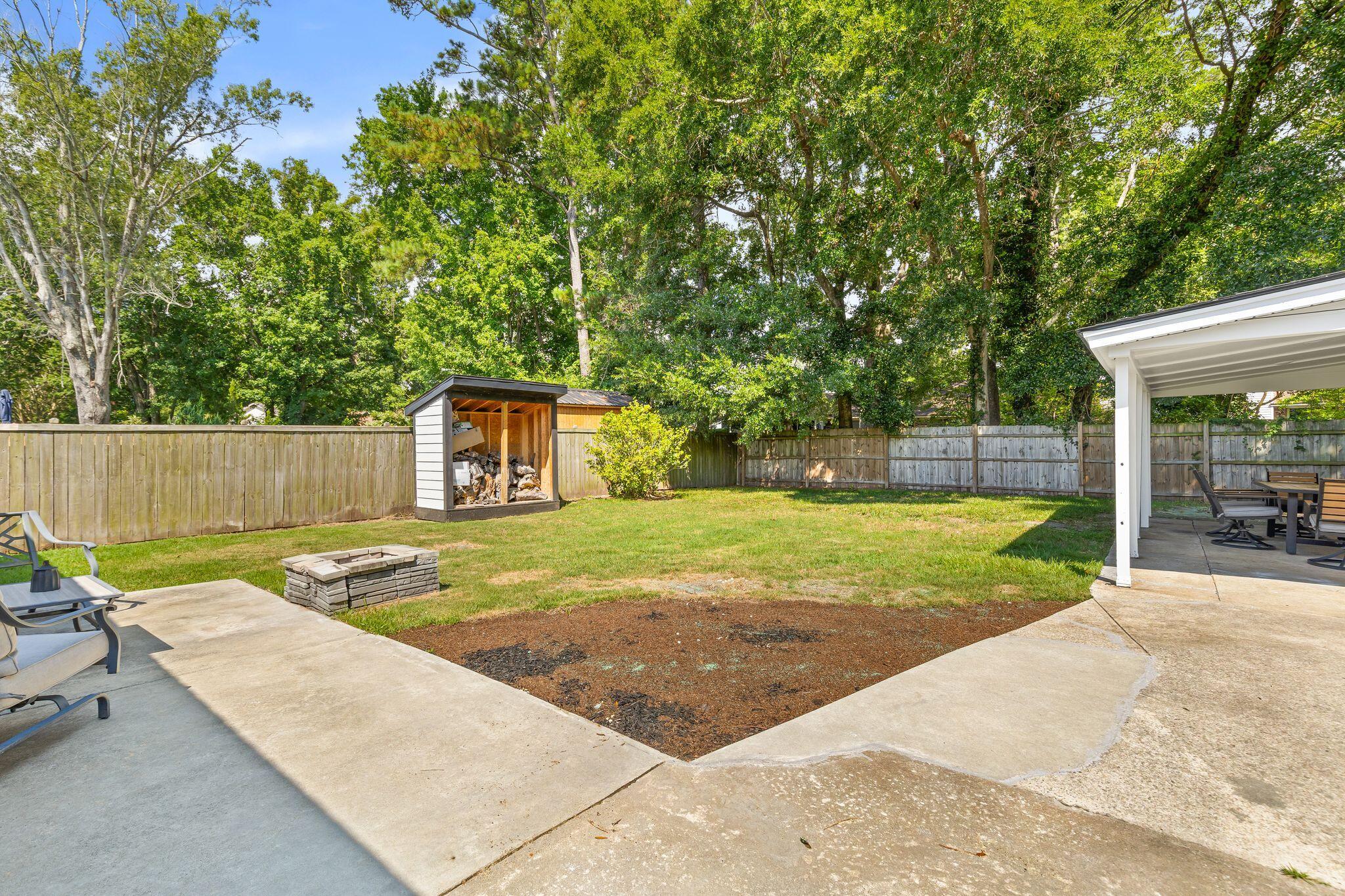 1115 Kentwood Circle