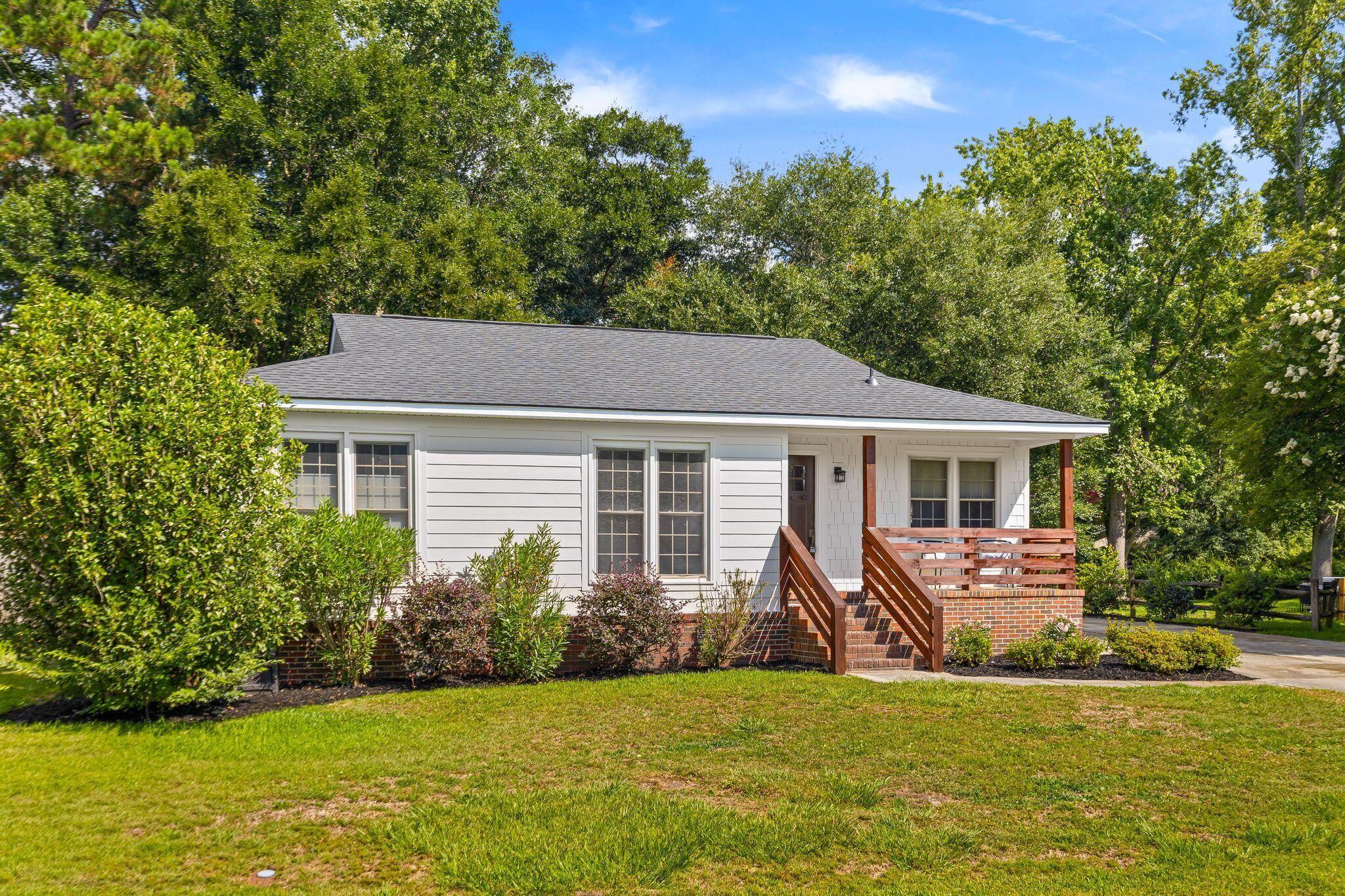 1115 Kentwood Circle