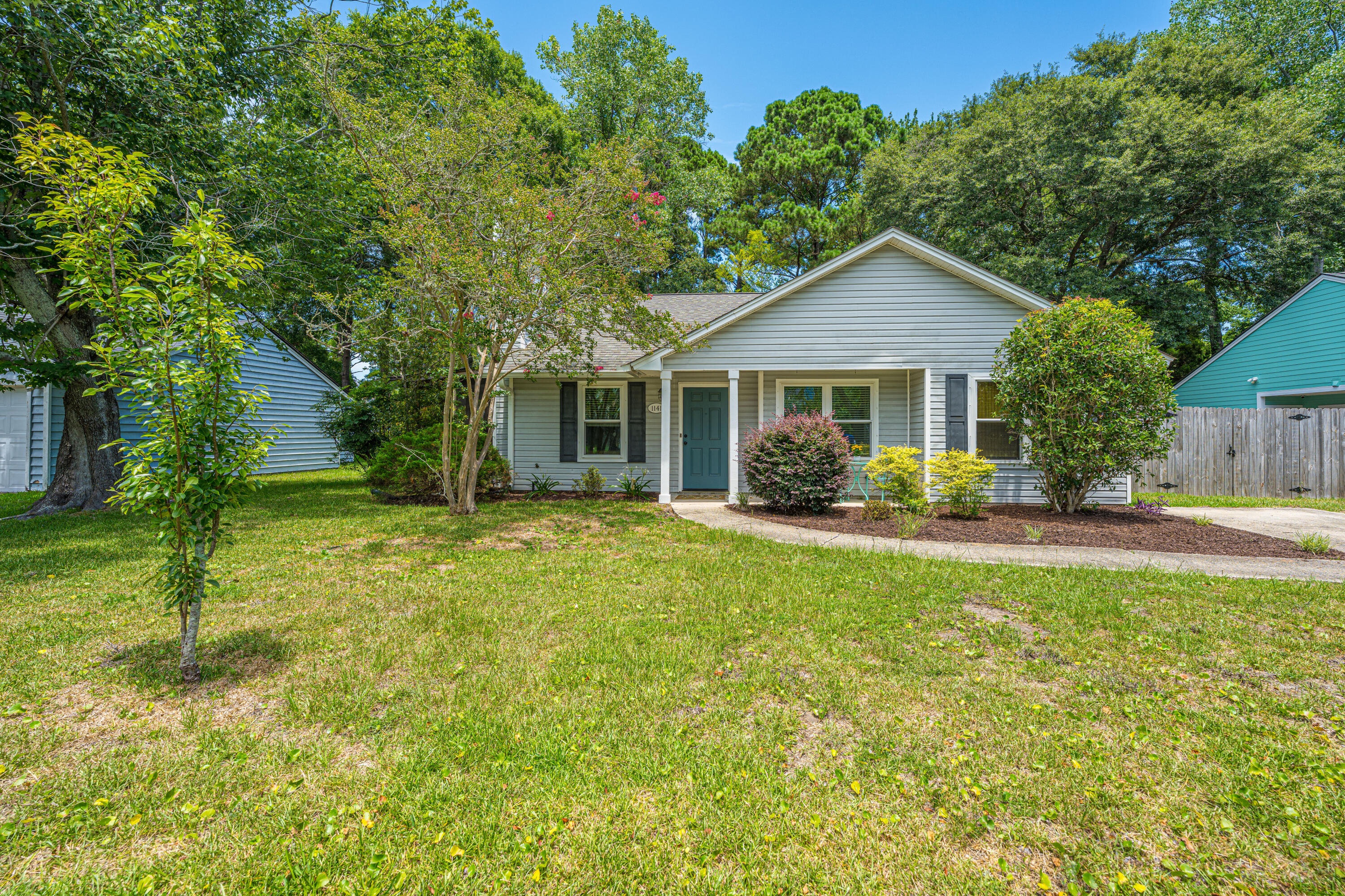 1141 Oakcrest Drive