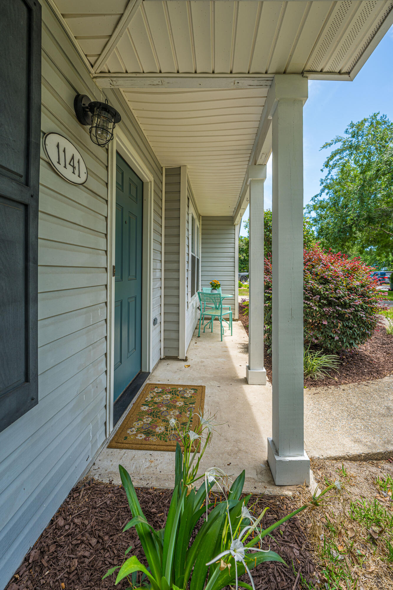 1141 Oakcrest Drive