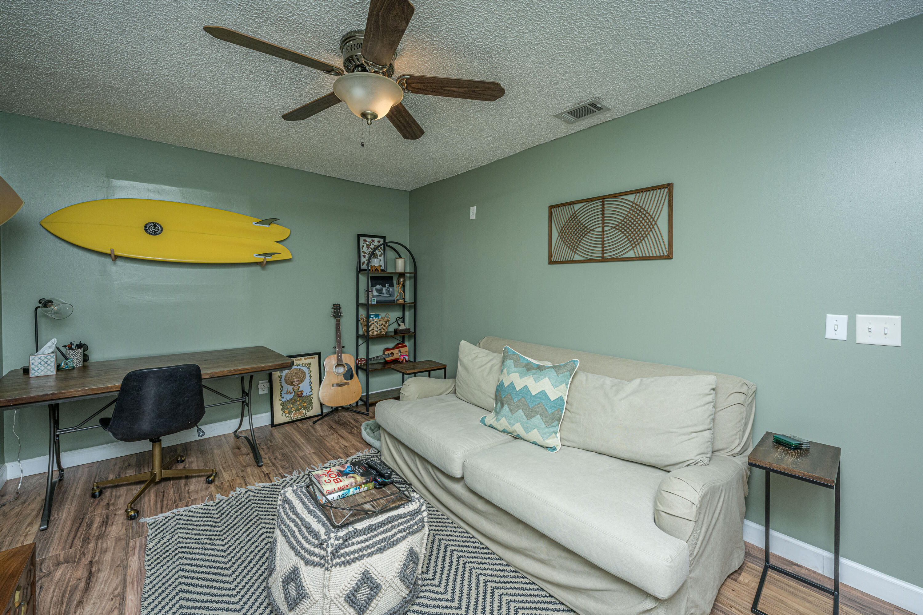 1141 Oakcrest Drive