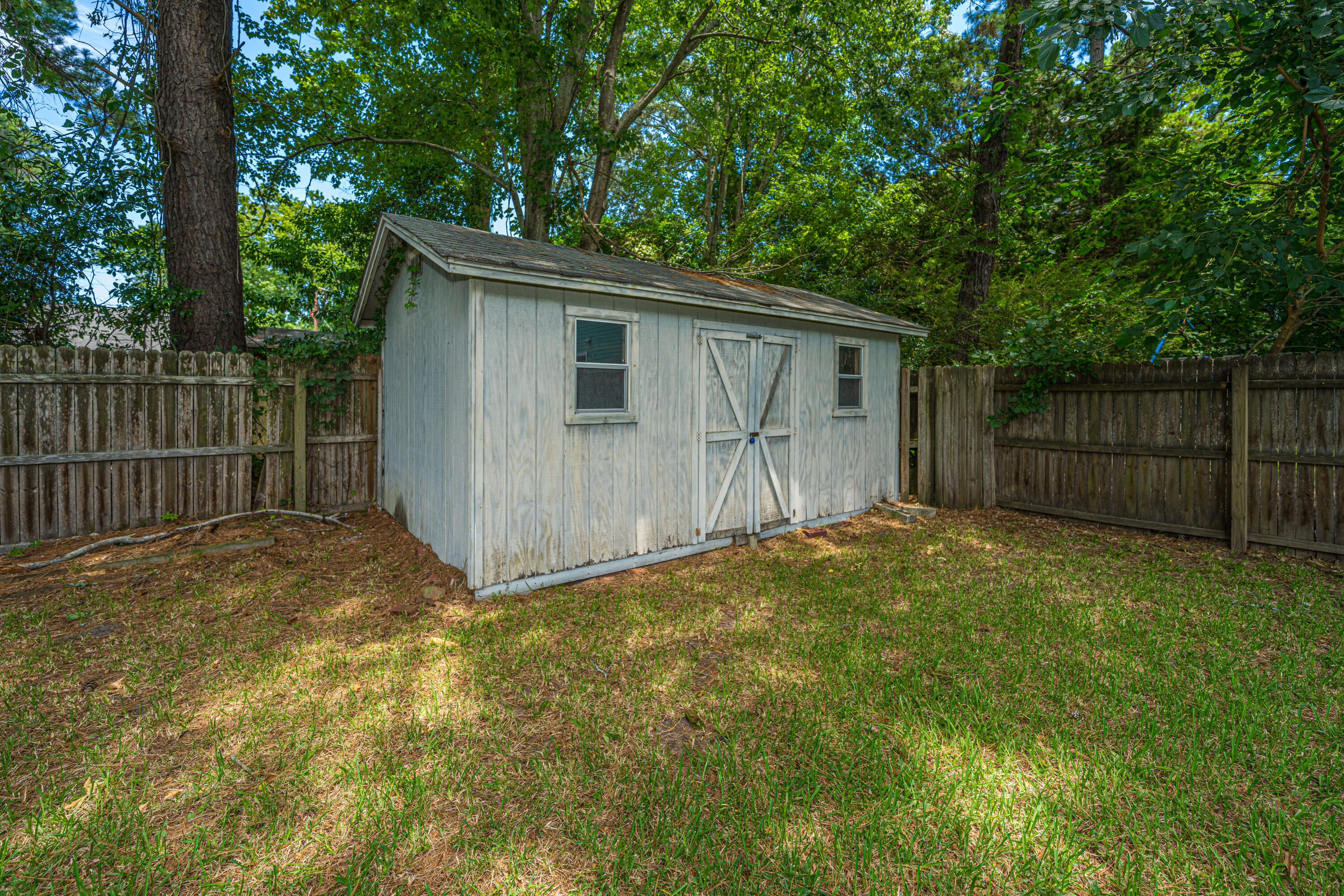 1141 Oakcrest Drive