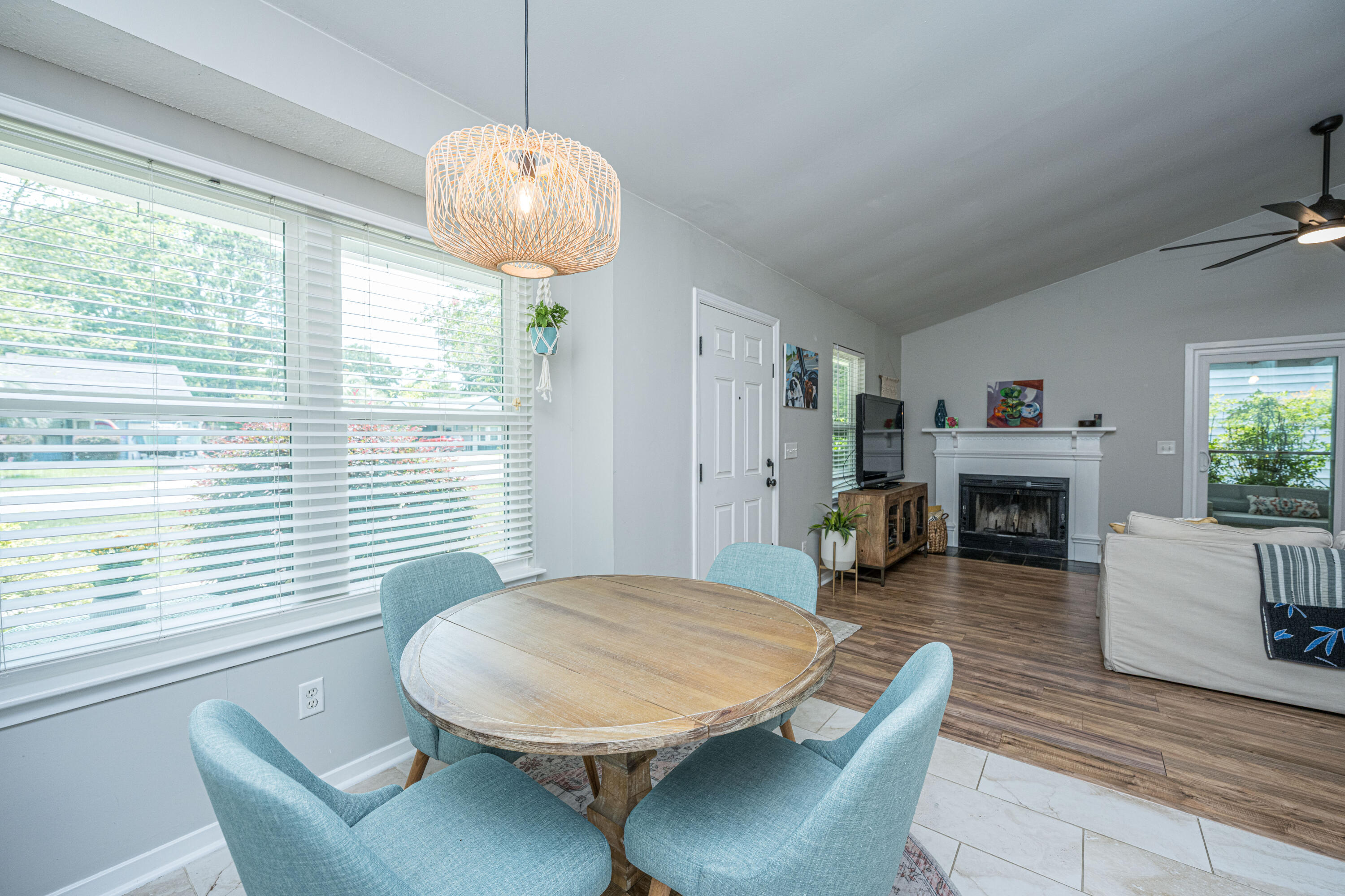 1141 Oakcrest Drive