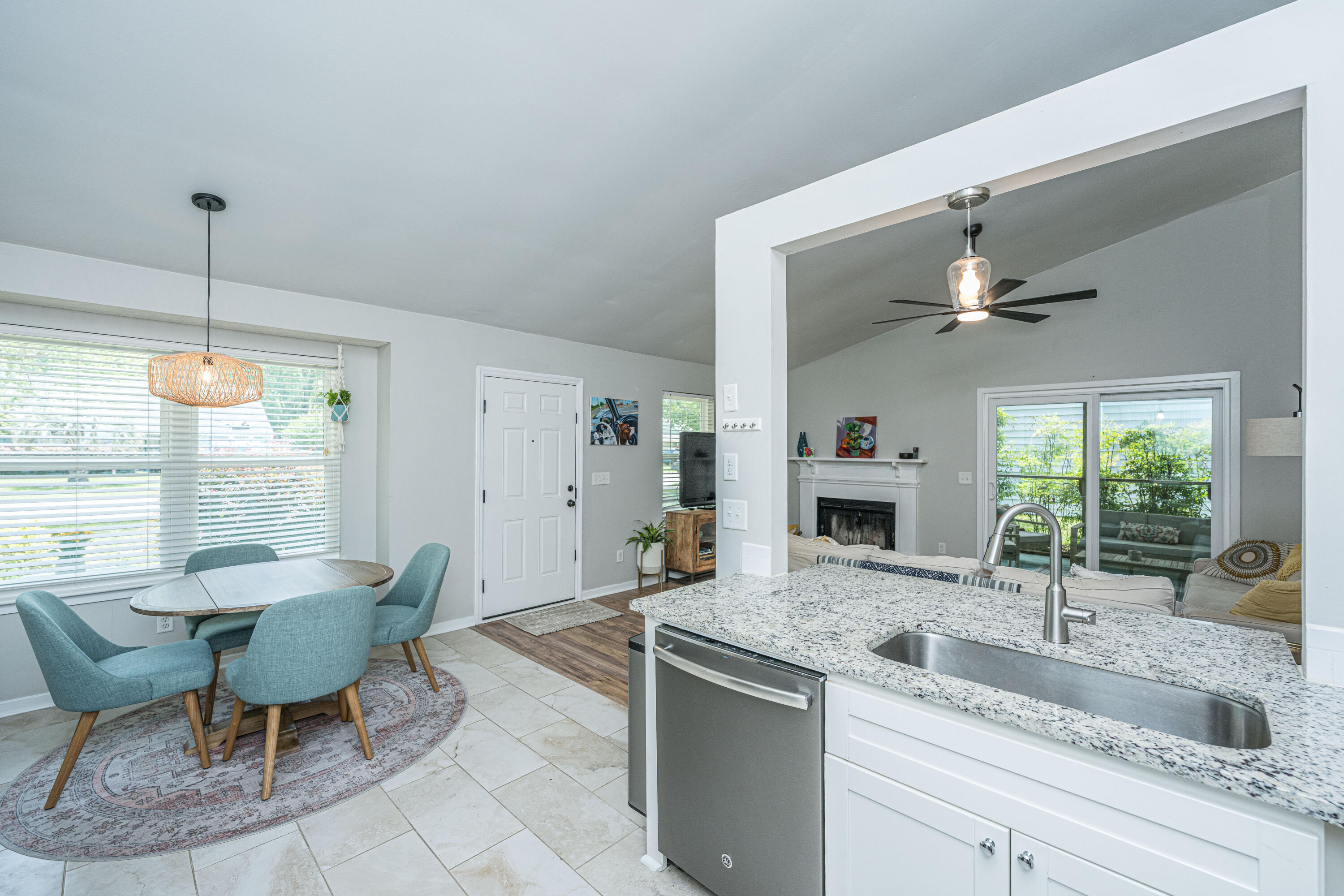 1141 Oakcrest Drive
