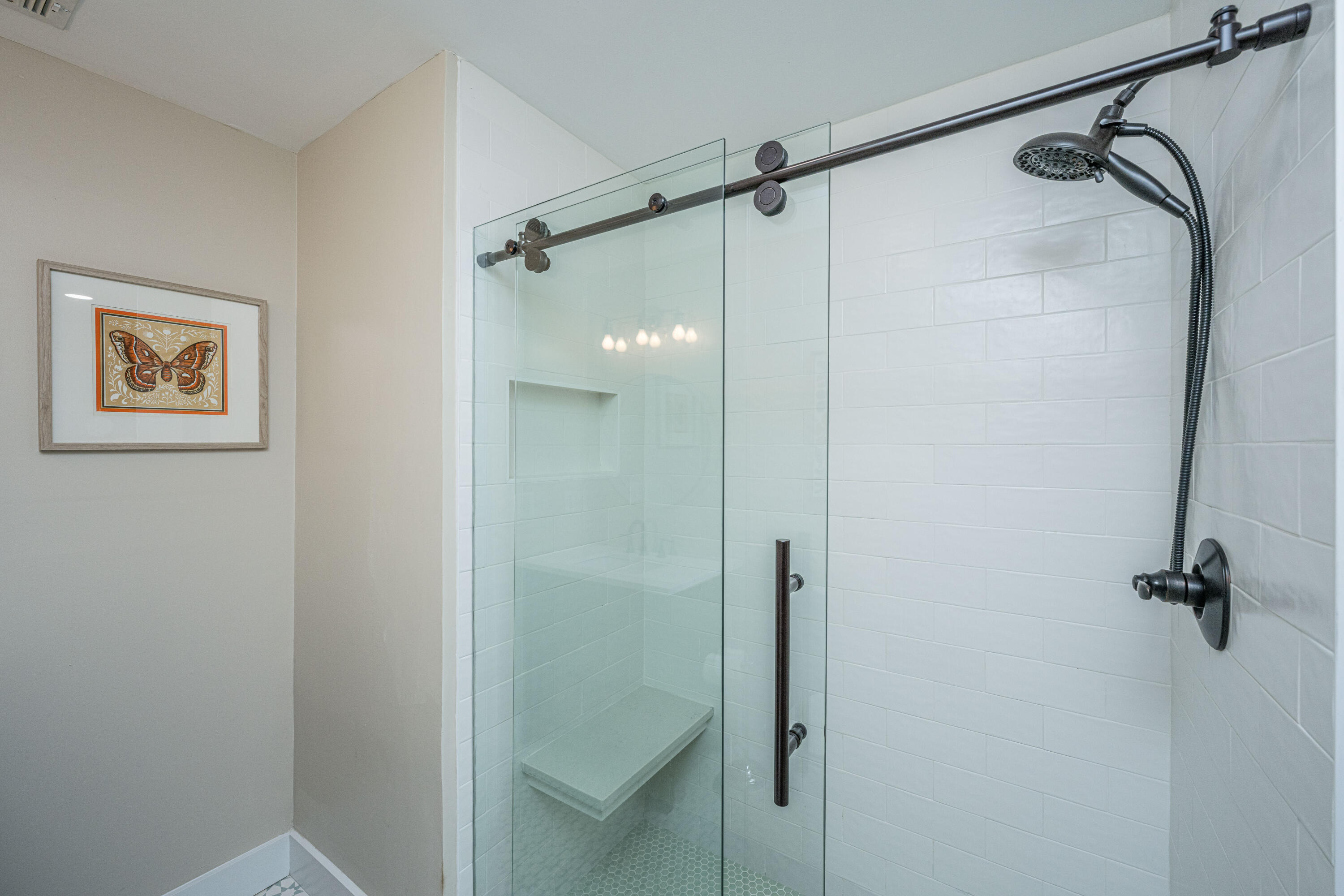 1141 Oakcrest Drive