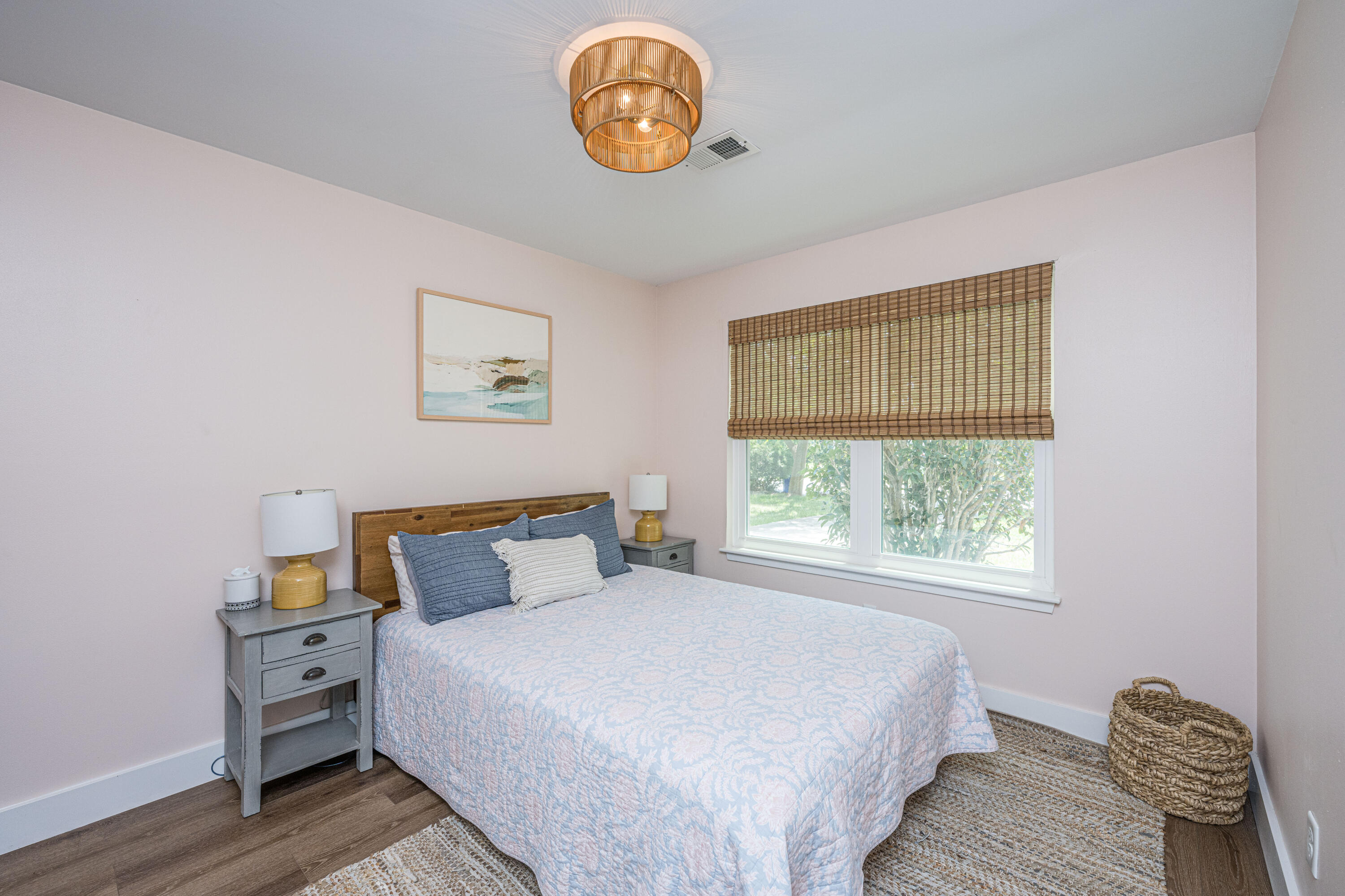 1141 Oakcrest Drive