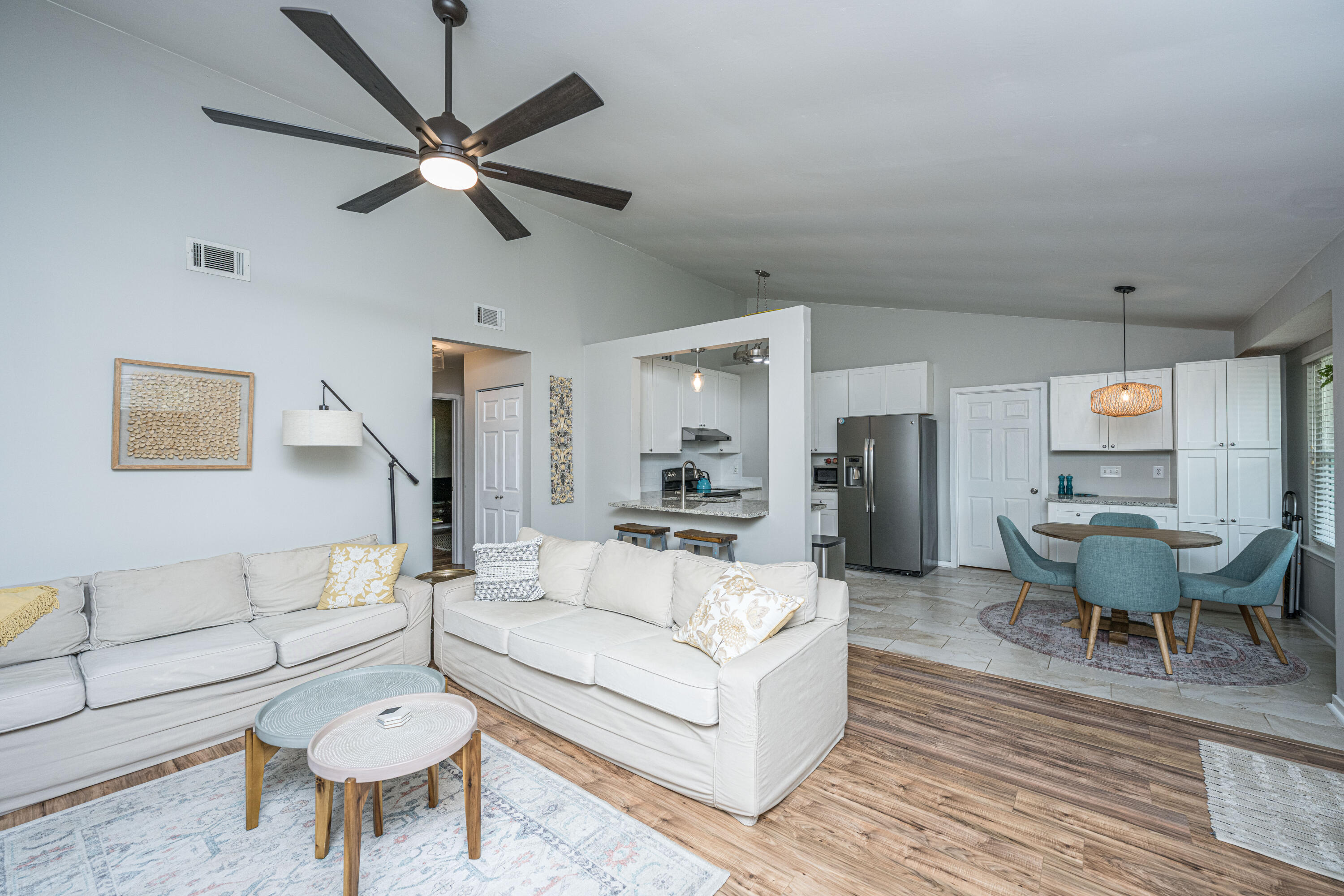 1141 Oakcrest Drive