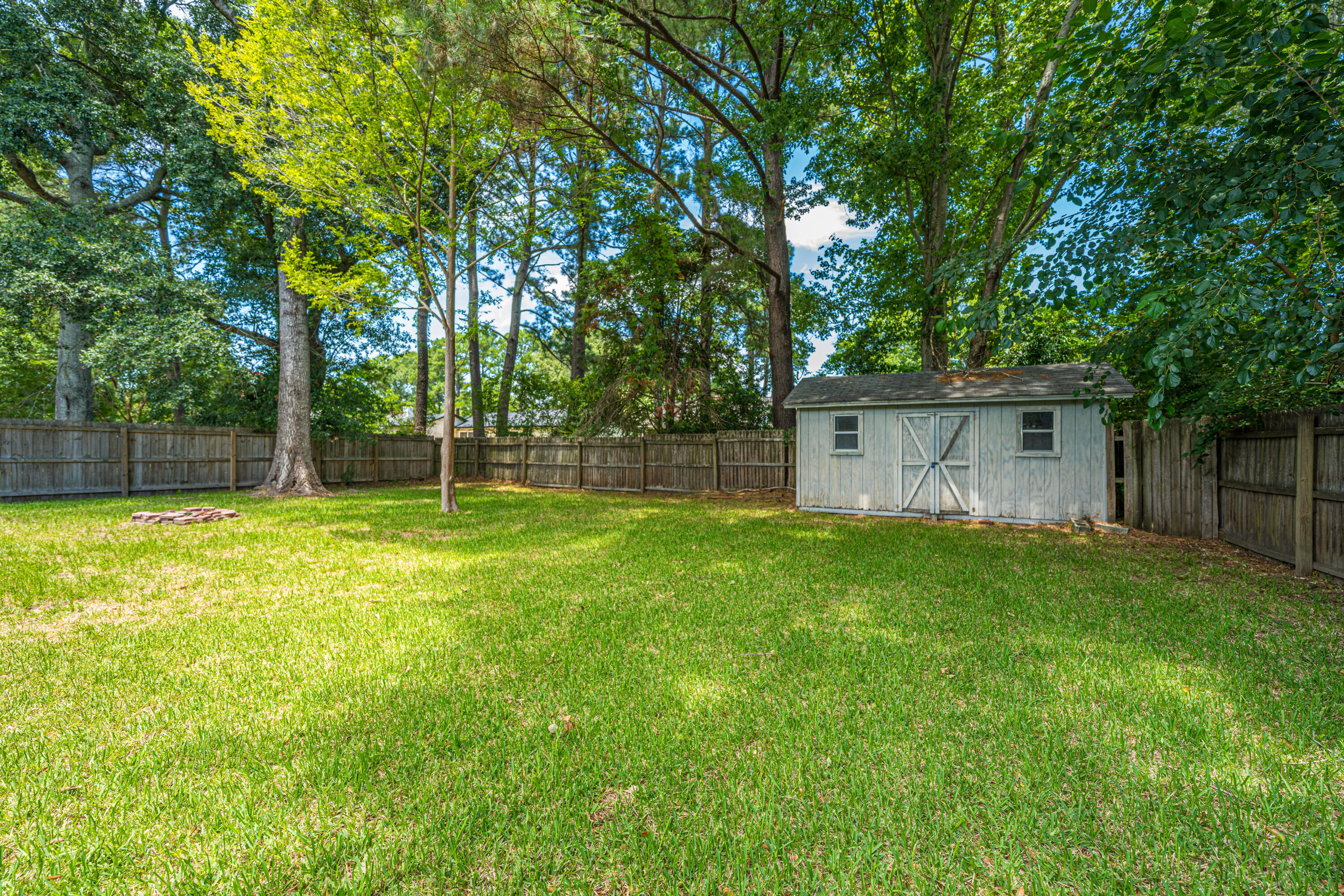 1141 Oakcrest Drive