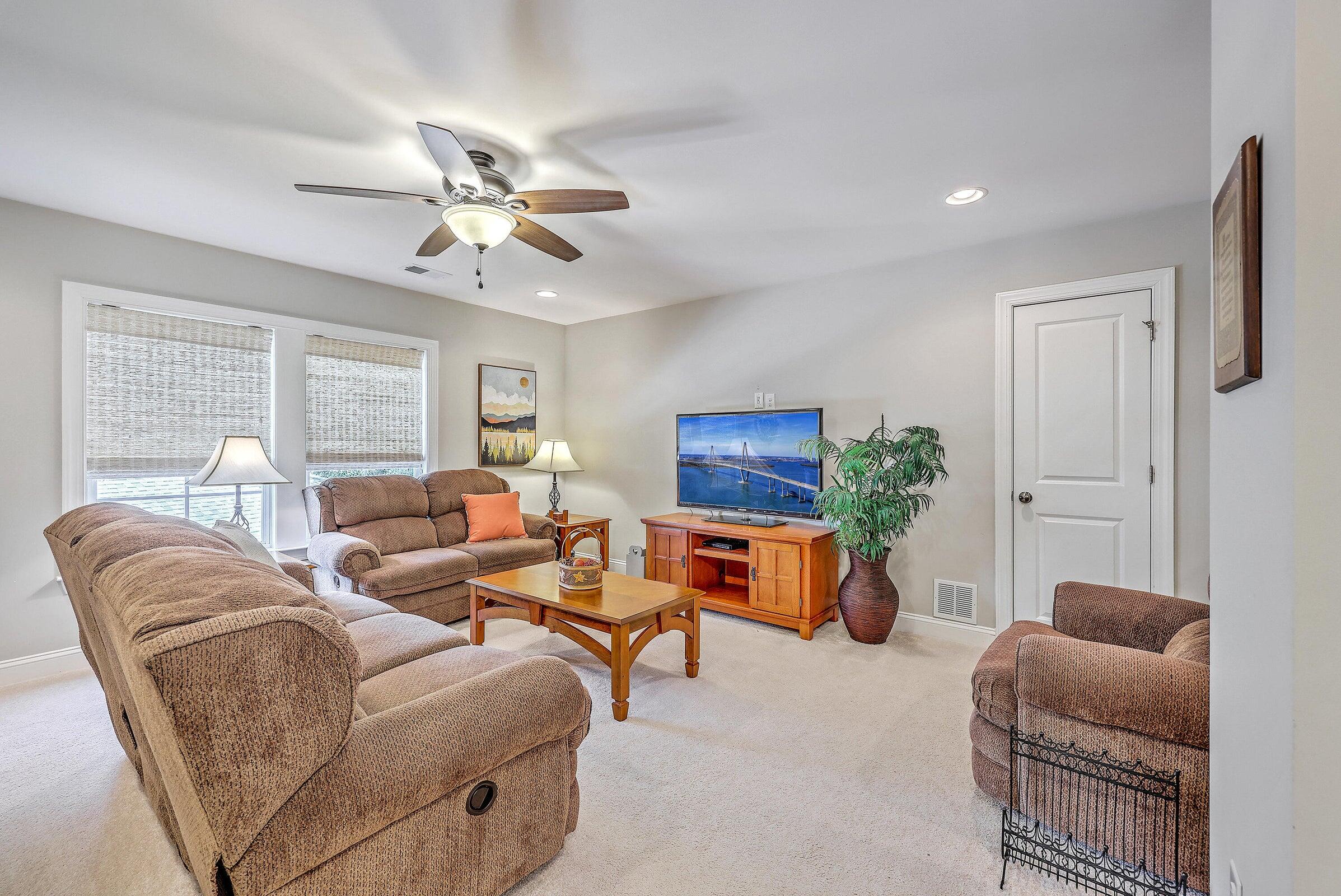 1044 Pigeon Point