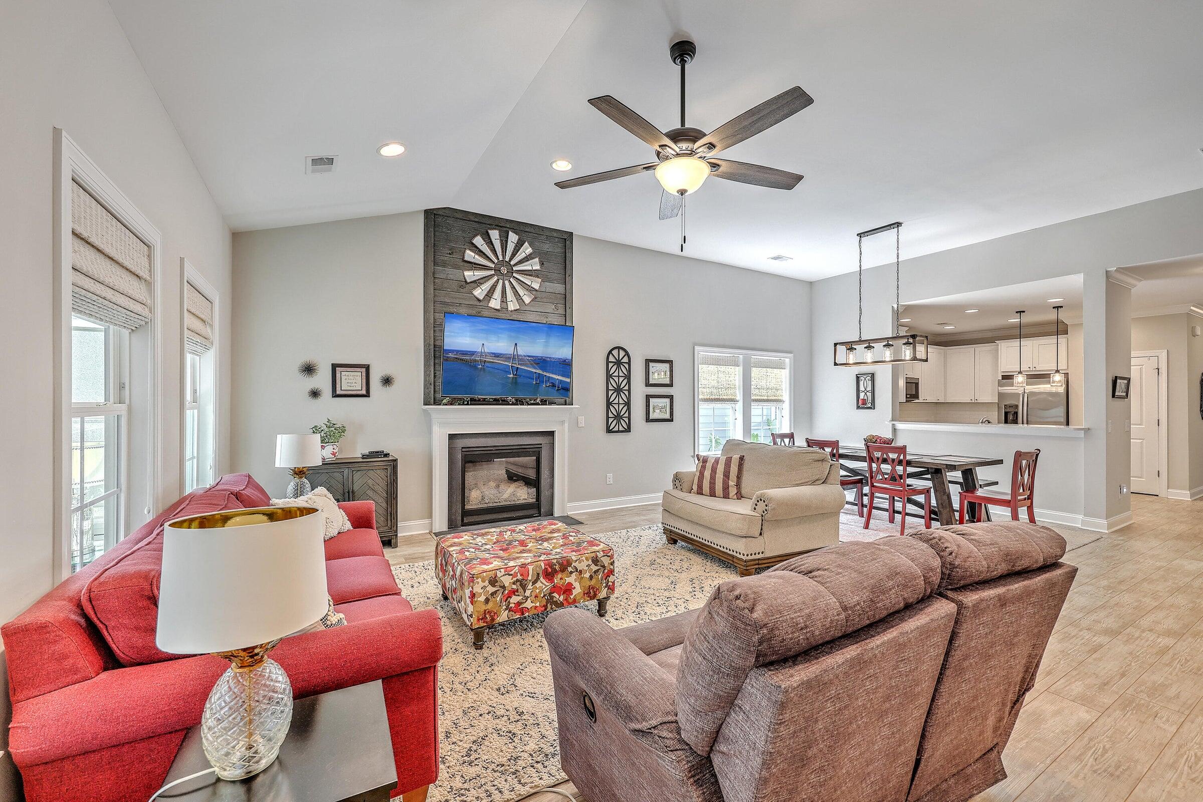 1044 Pigeon Point