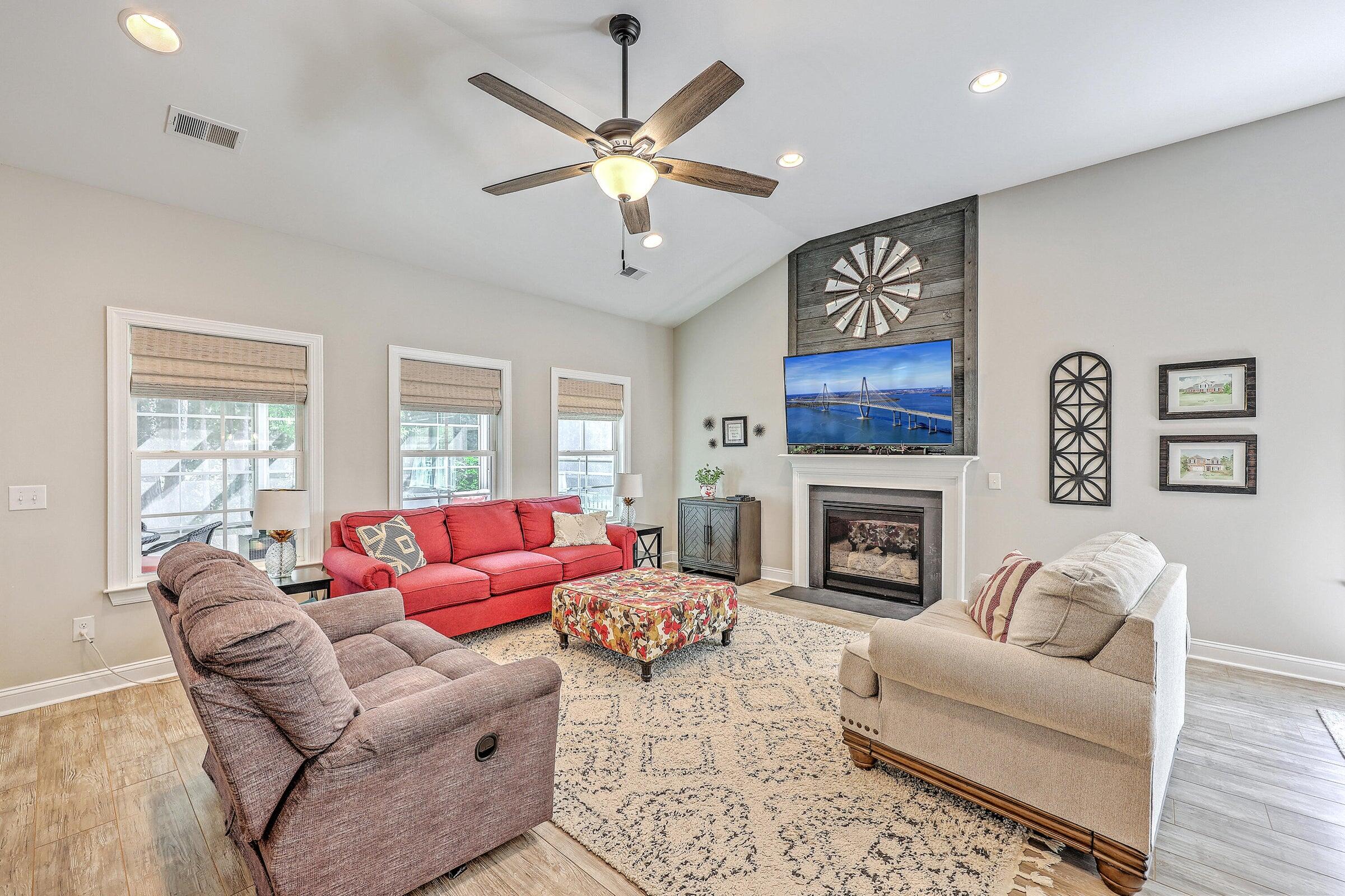 1044 Pigeon Point