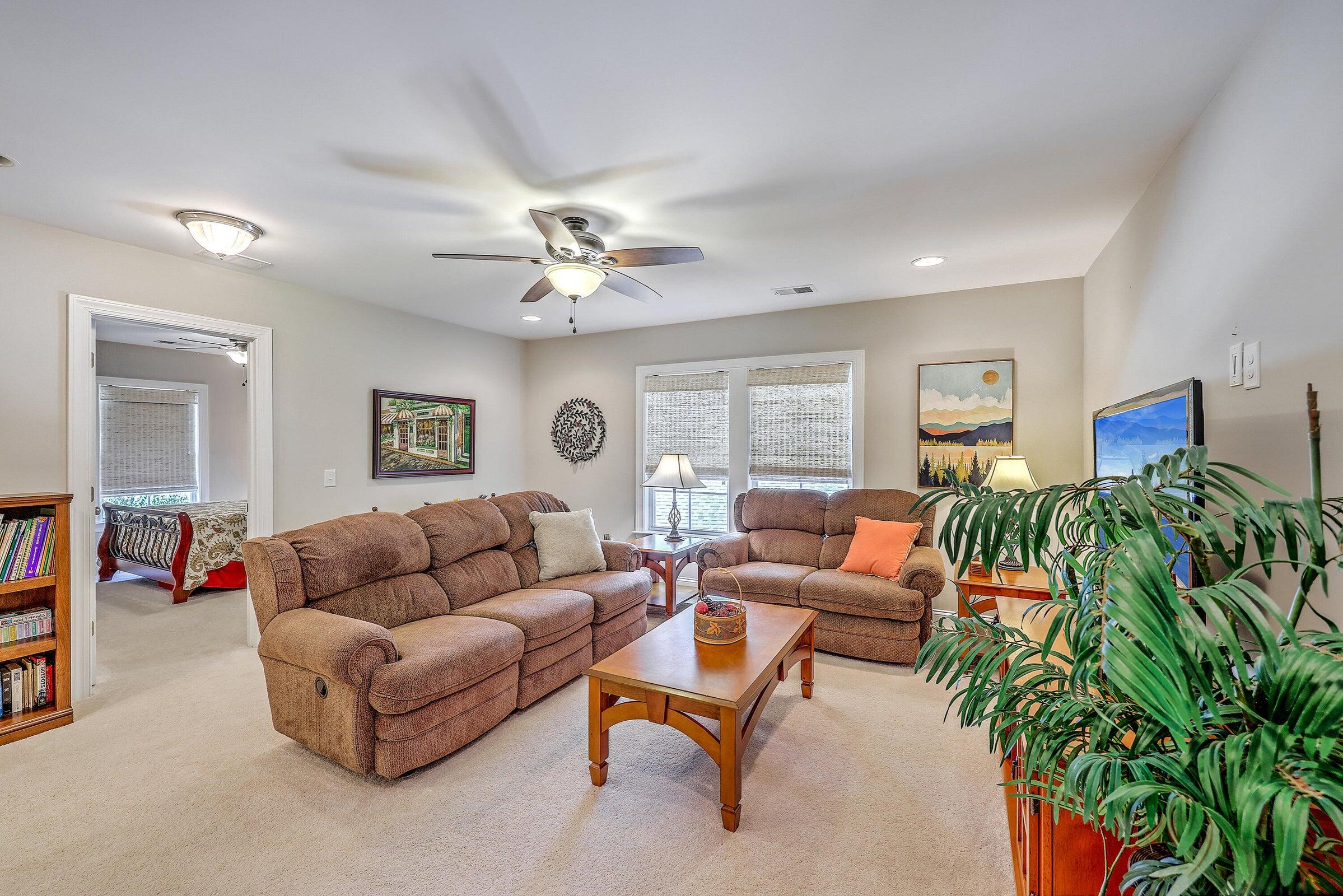 1044 Pigeon Point