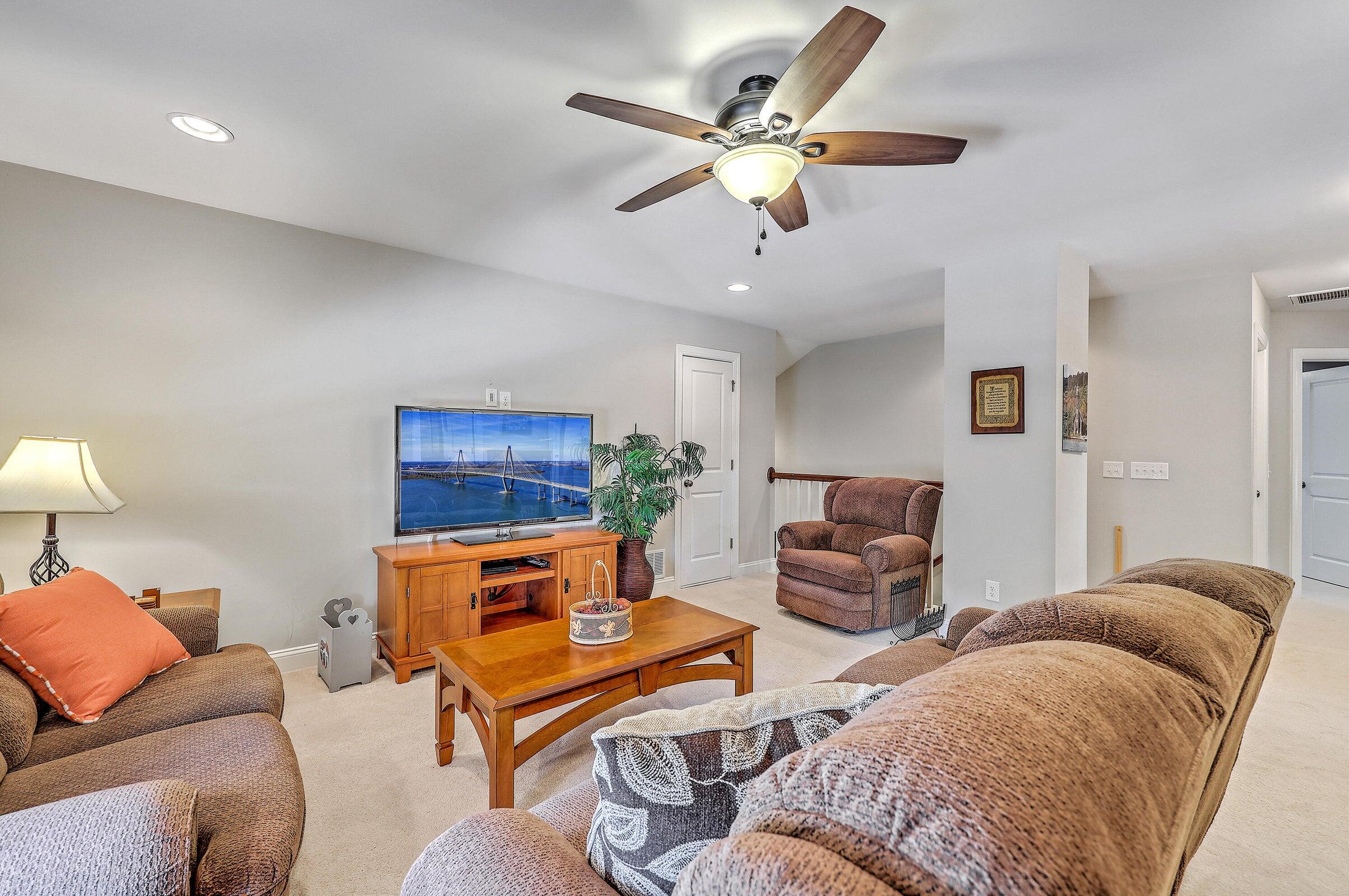 1044 Pigeon Point