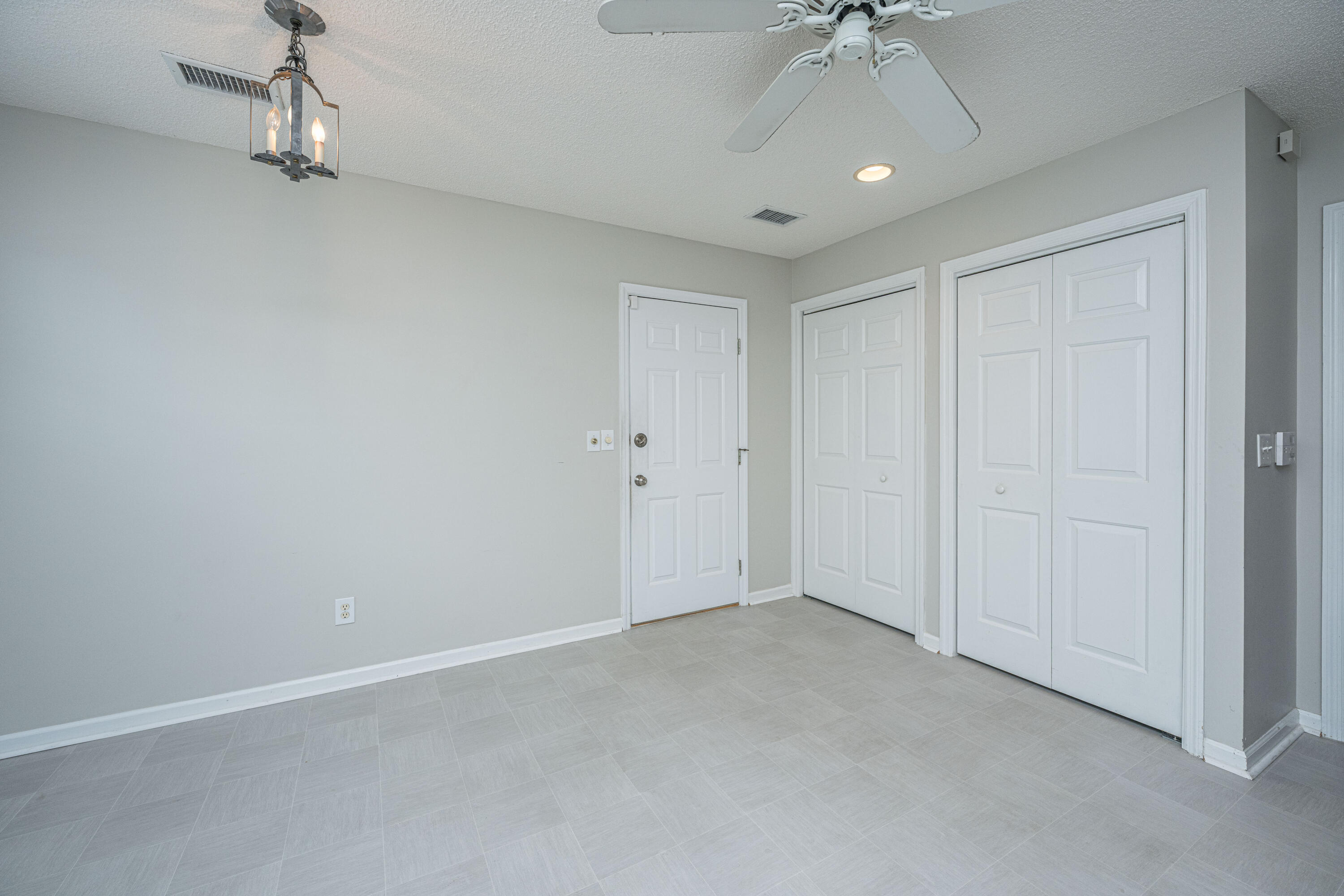 1083 Wayfarer Lane