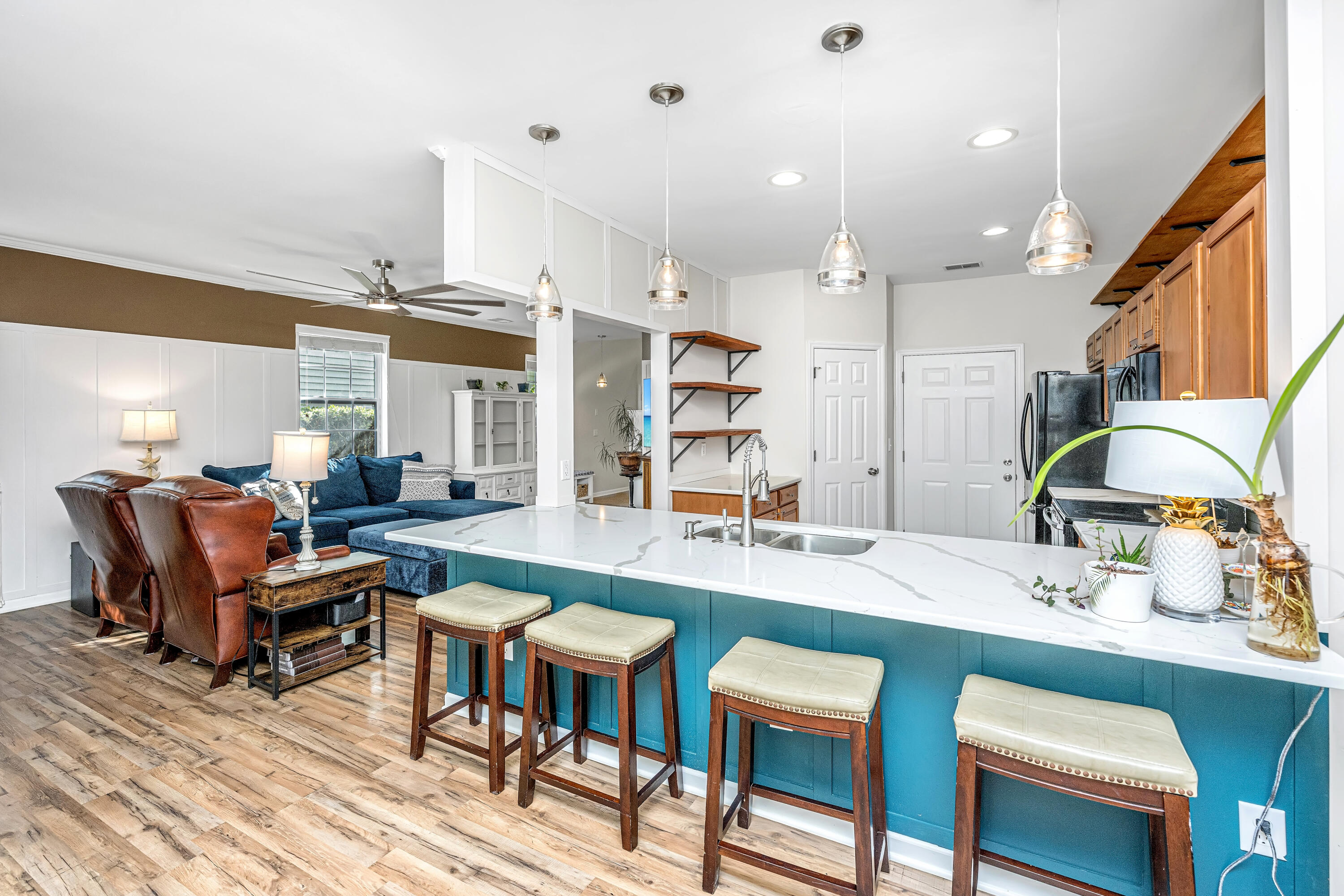 1113 Santa Elena Way