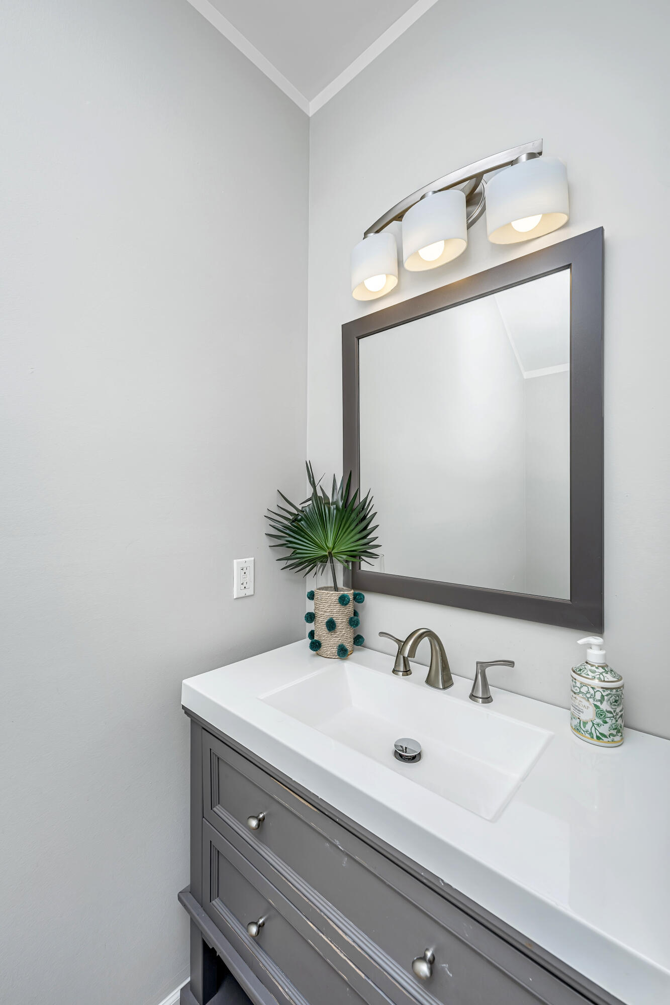 1113 Santa Elena Way
