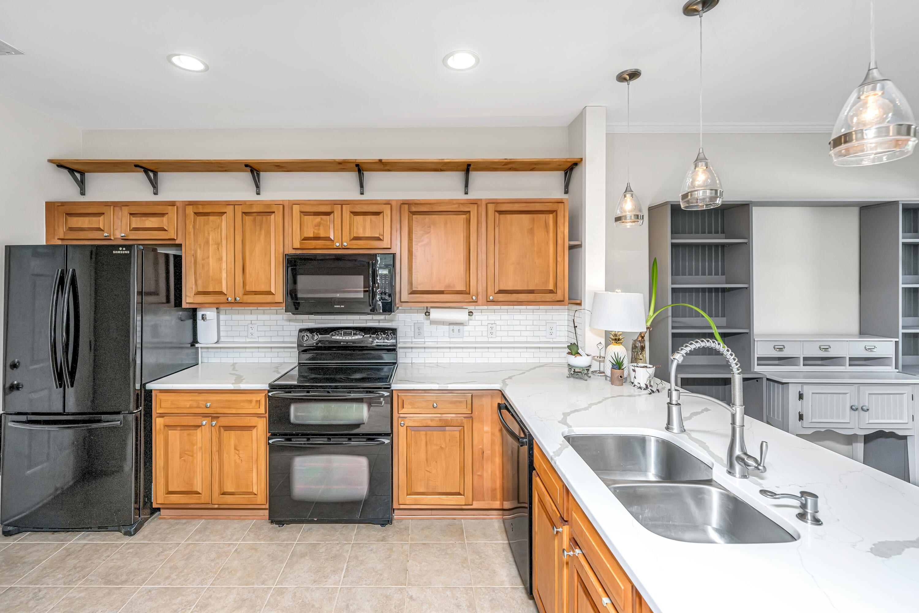 1113 Santa Elena Way