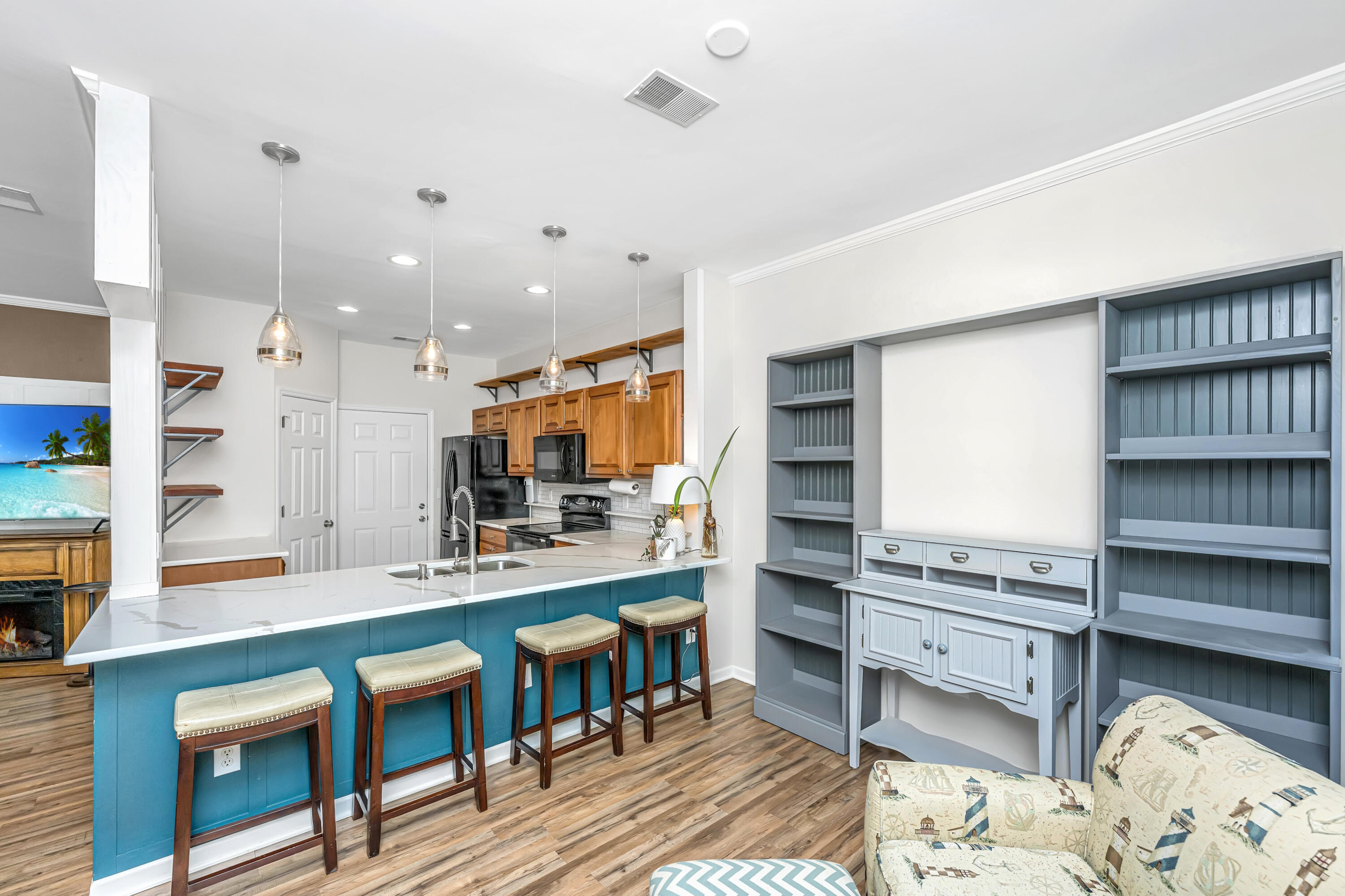 1113 Santa Elena Way