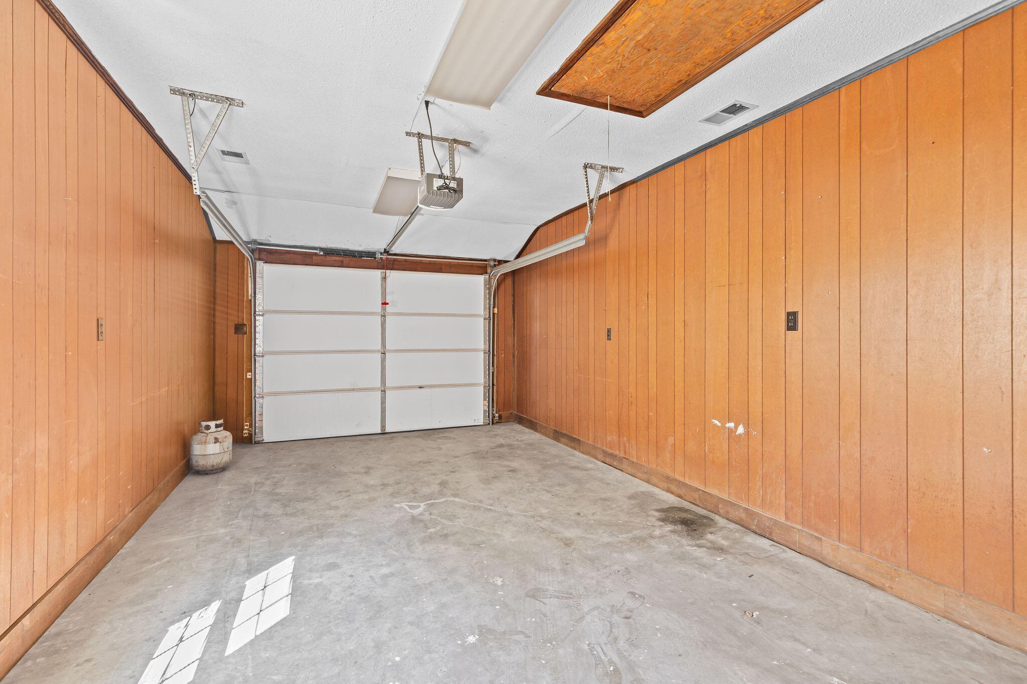 1304 Hampton Drive