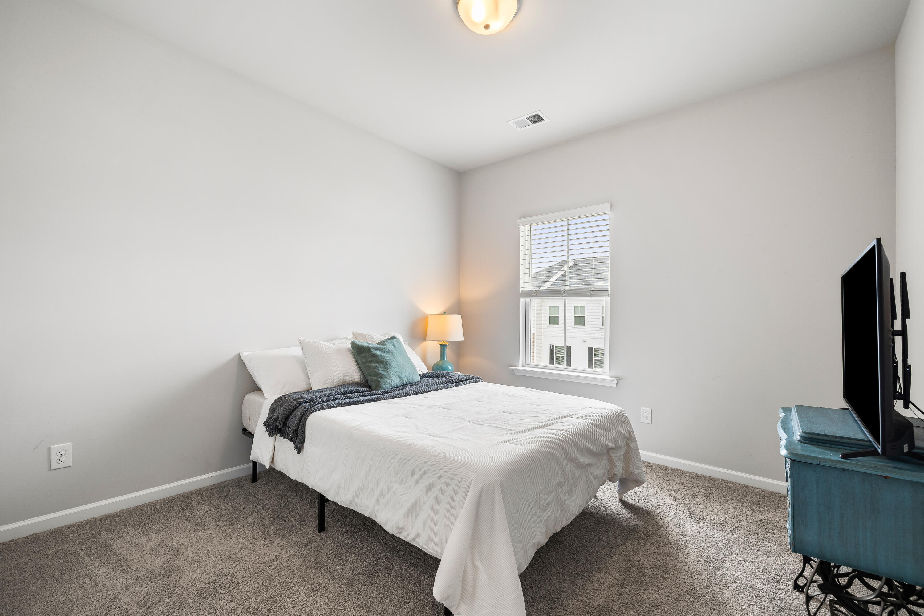 582 Mclernon Trace
