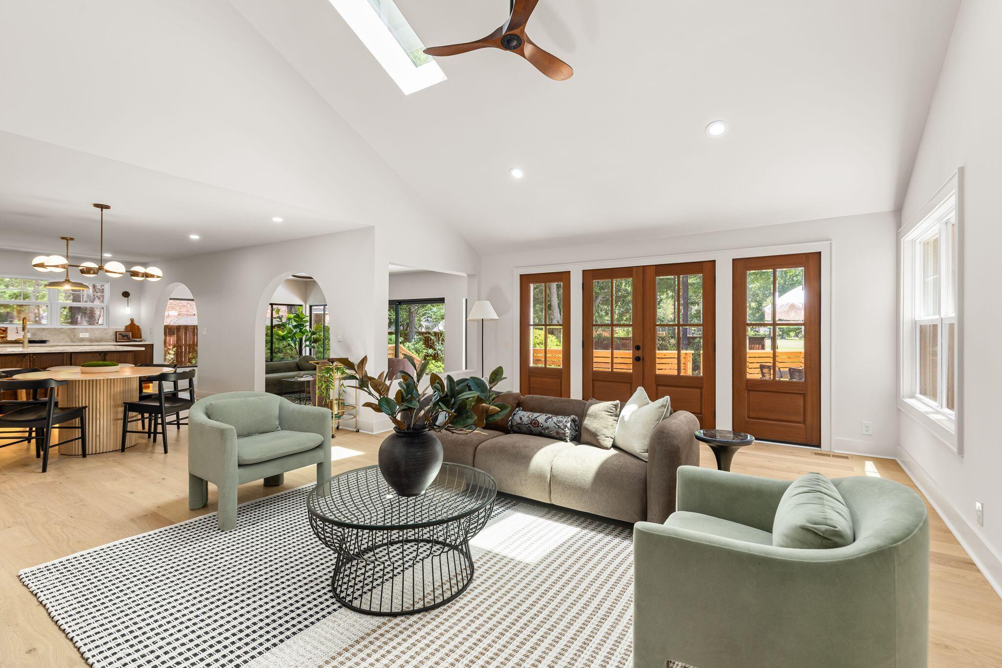 1134 Greenview Lane