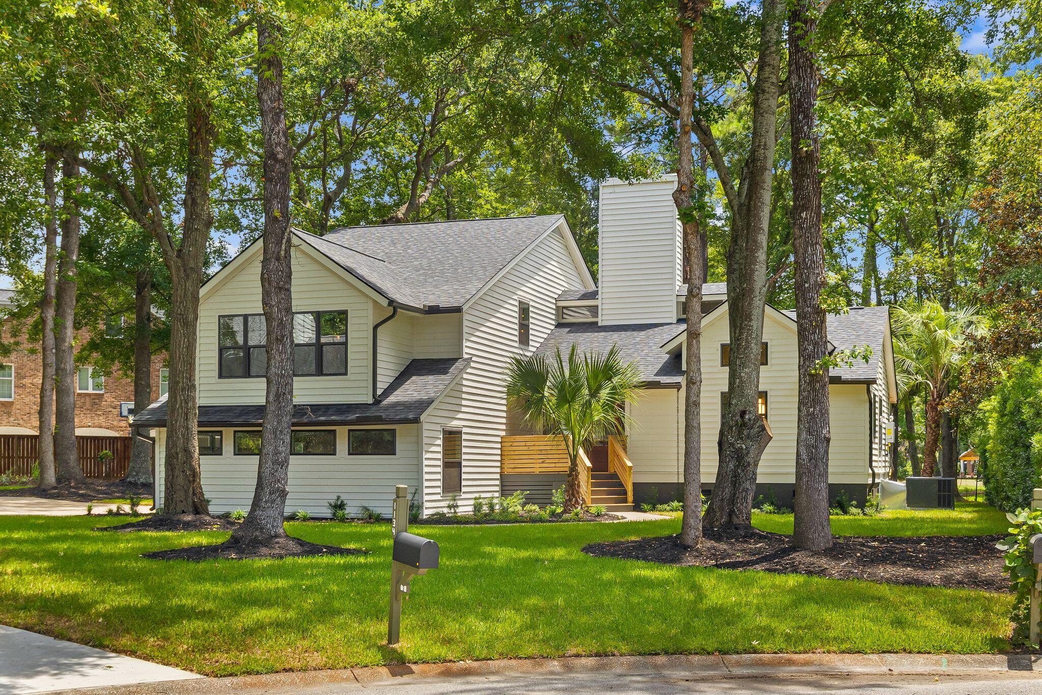 1134 Greenview Lane