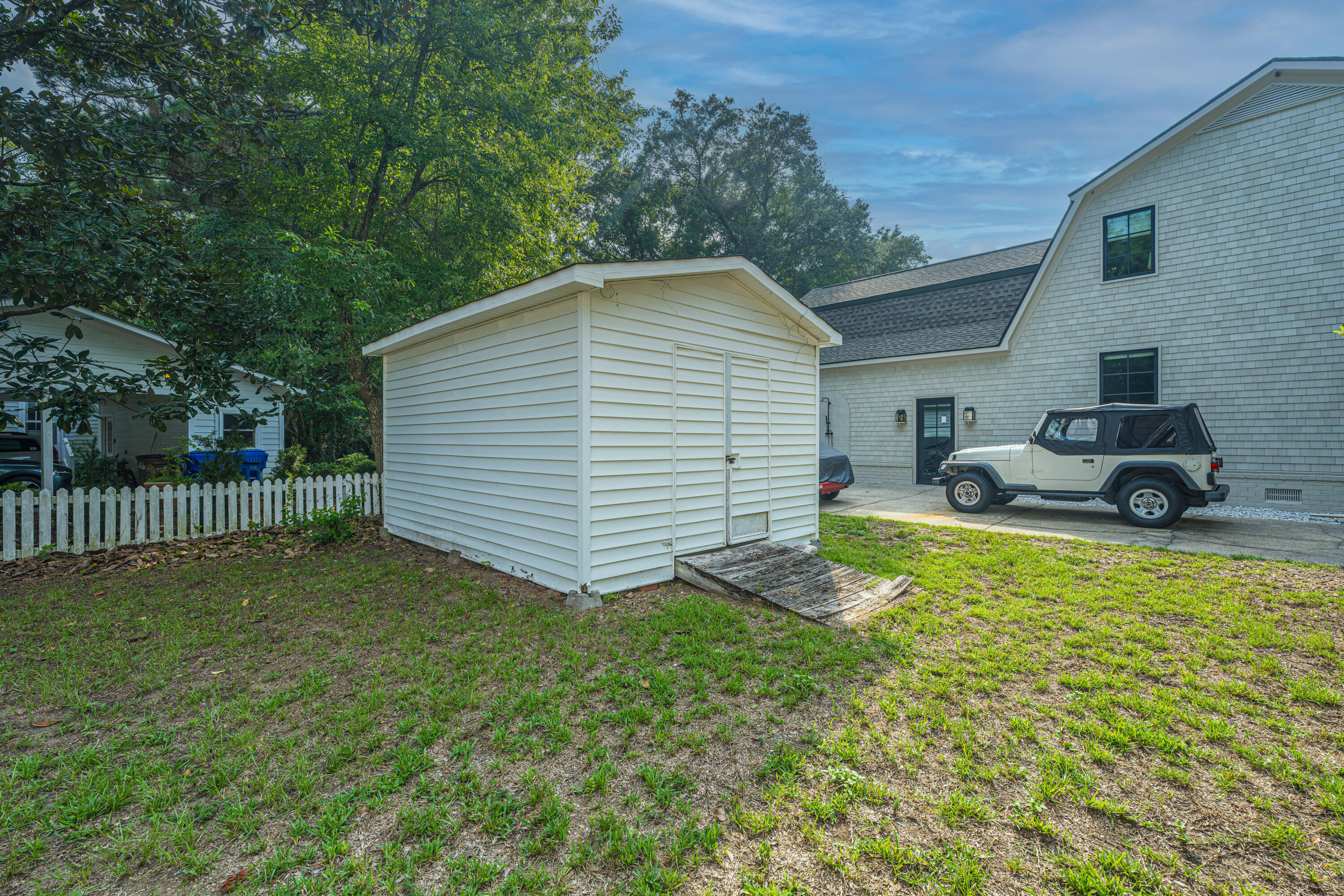 728 Gilmore Court