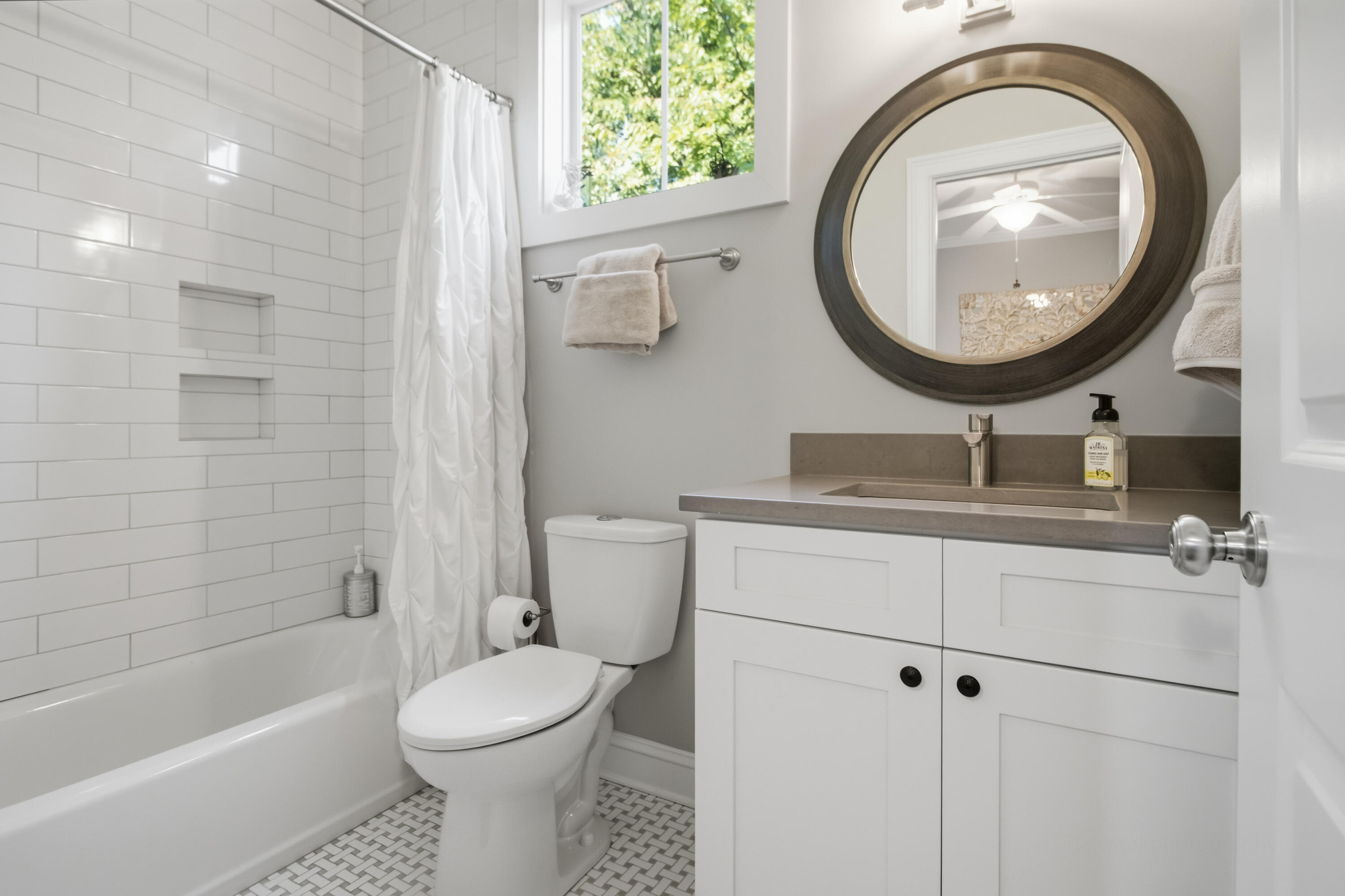 5138 Hyde Park Village Lane
