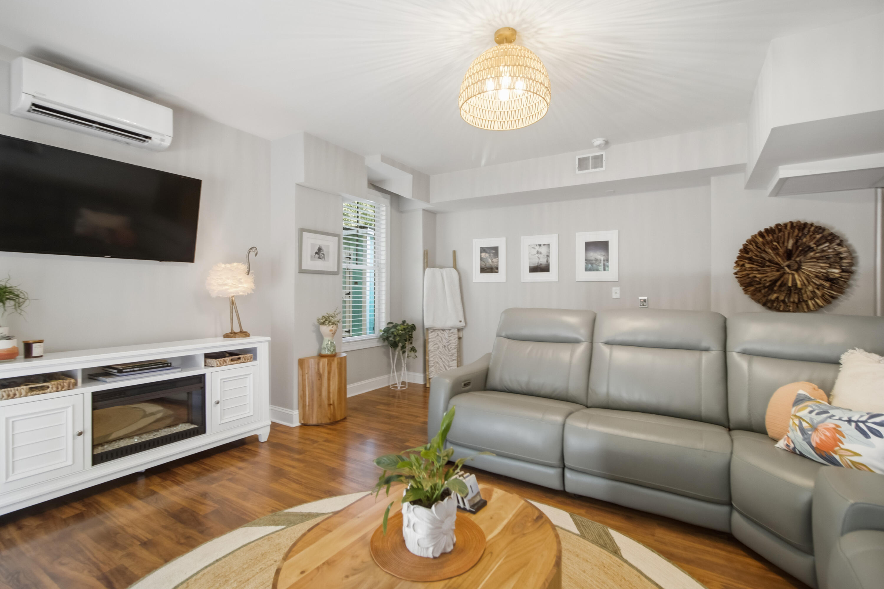 5138 Hyde Park Village Lane