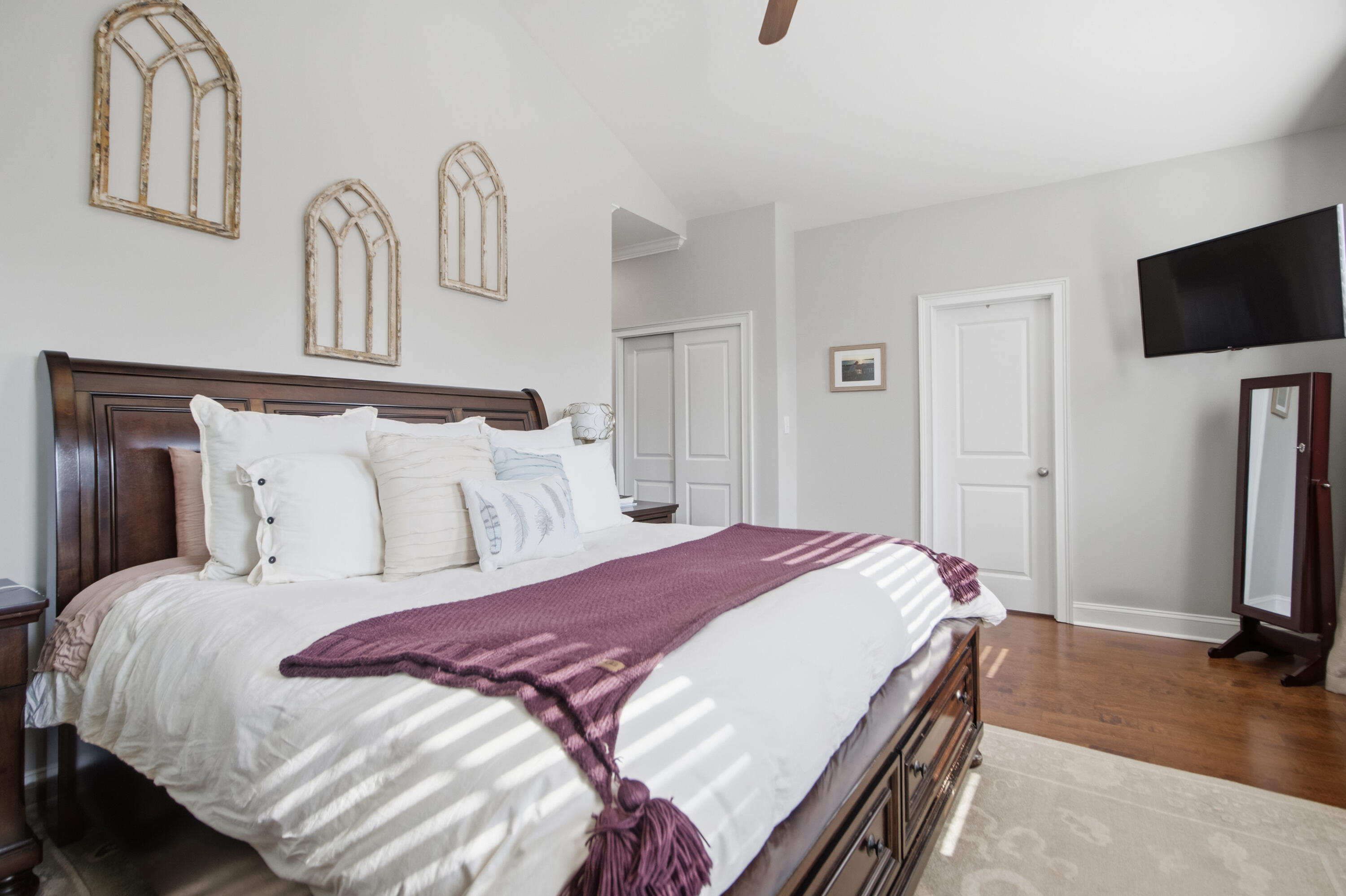 5138 Hyde Park Village Lane