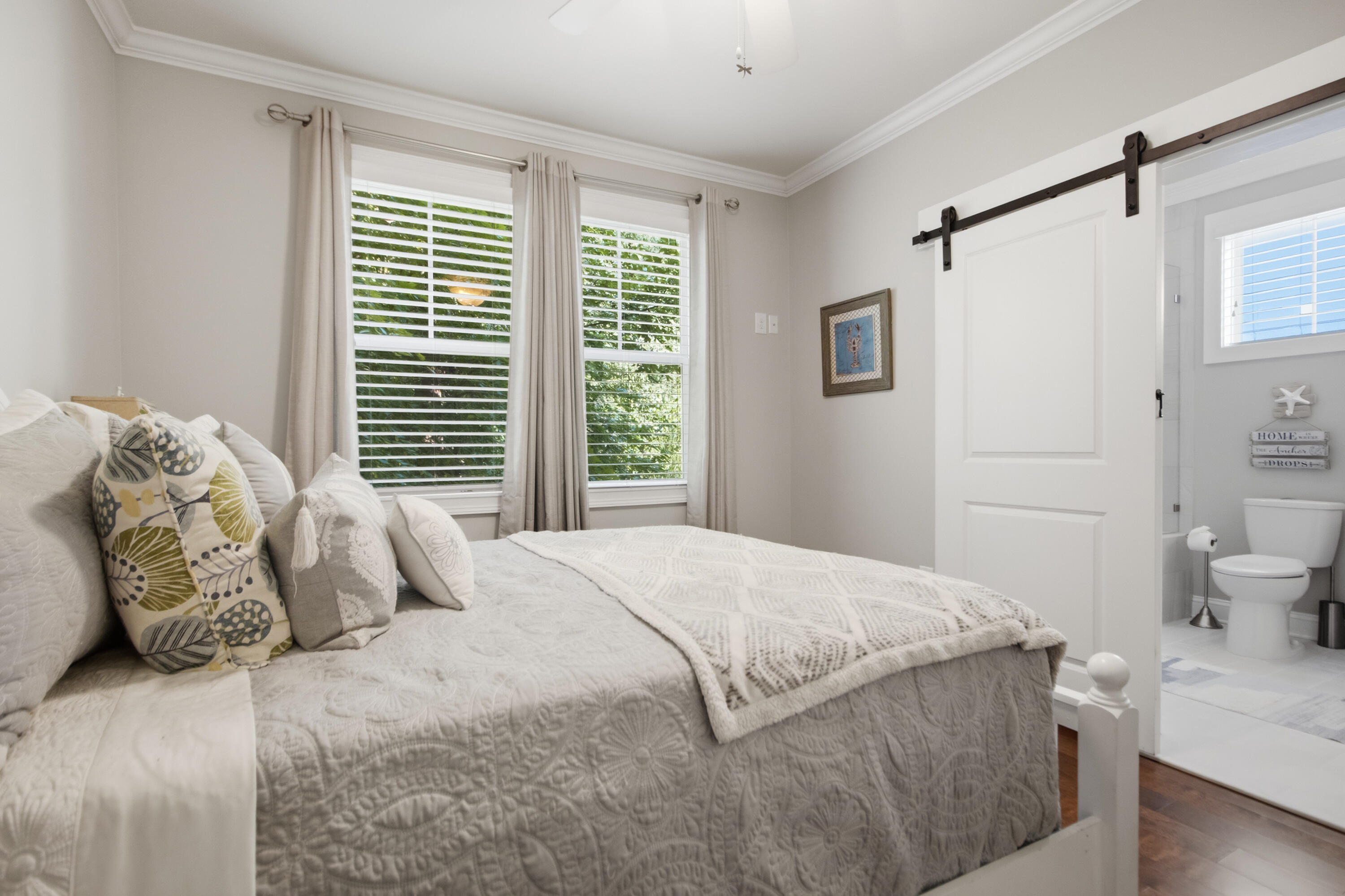 5138 Hyde Park Village Lane