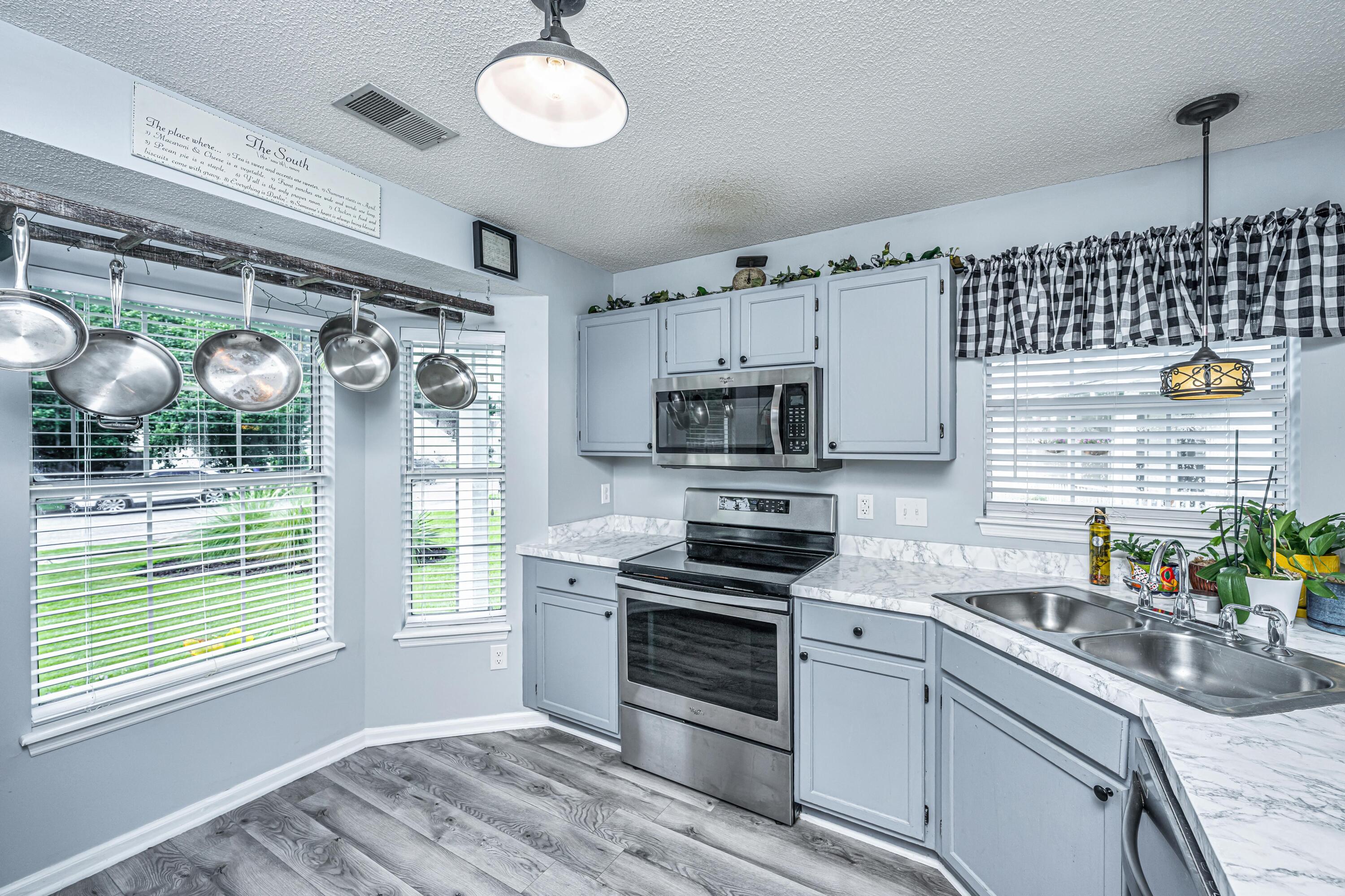 3247 Middleburry Lane