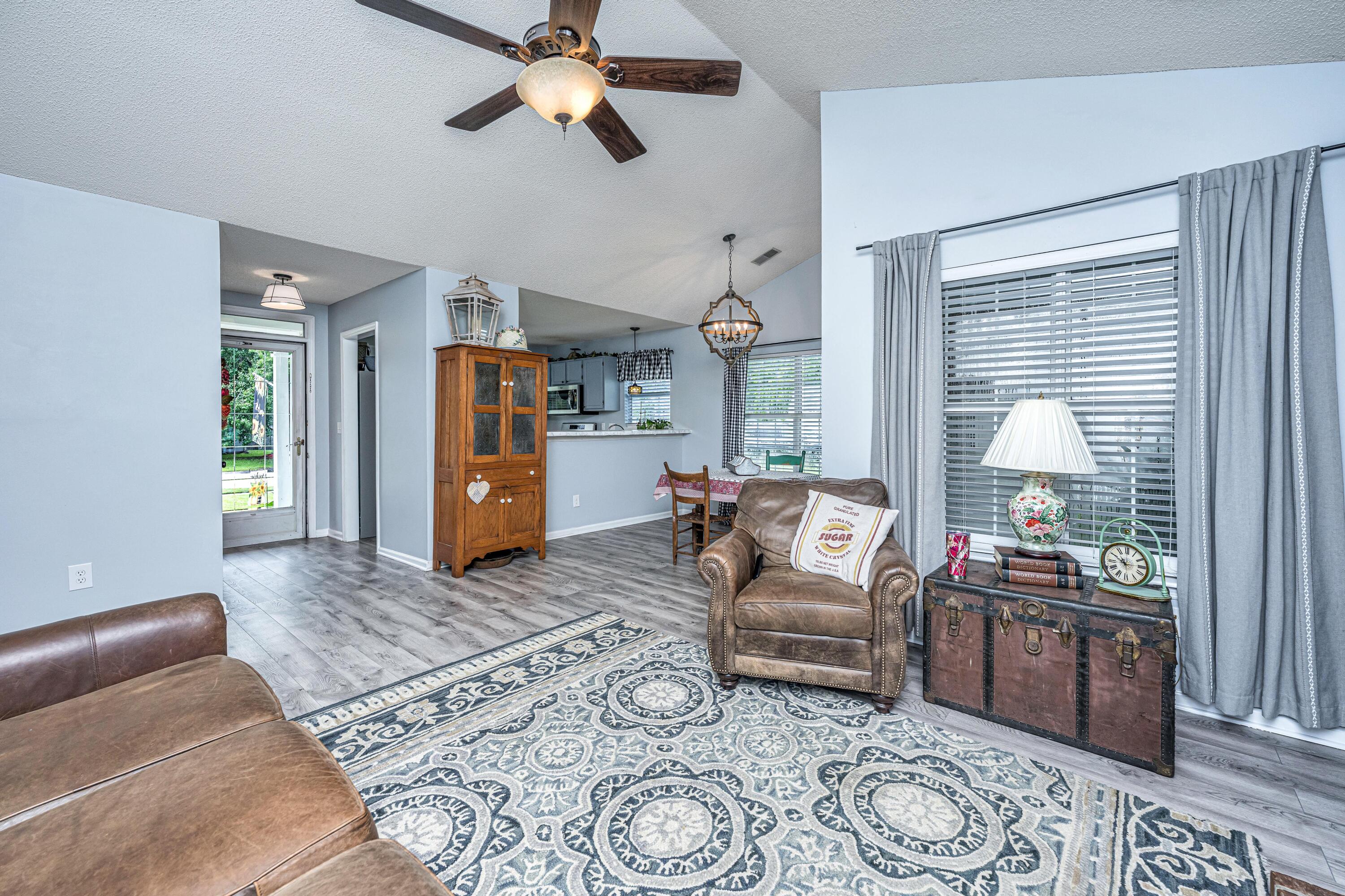 3247 Middleburry Lane