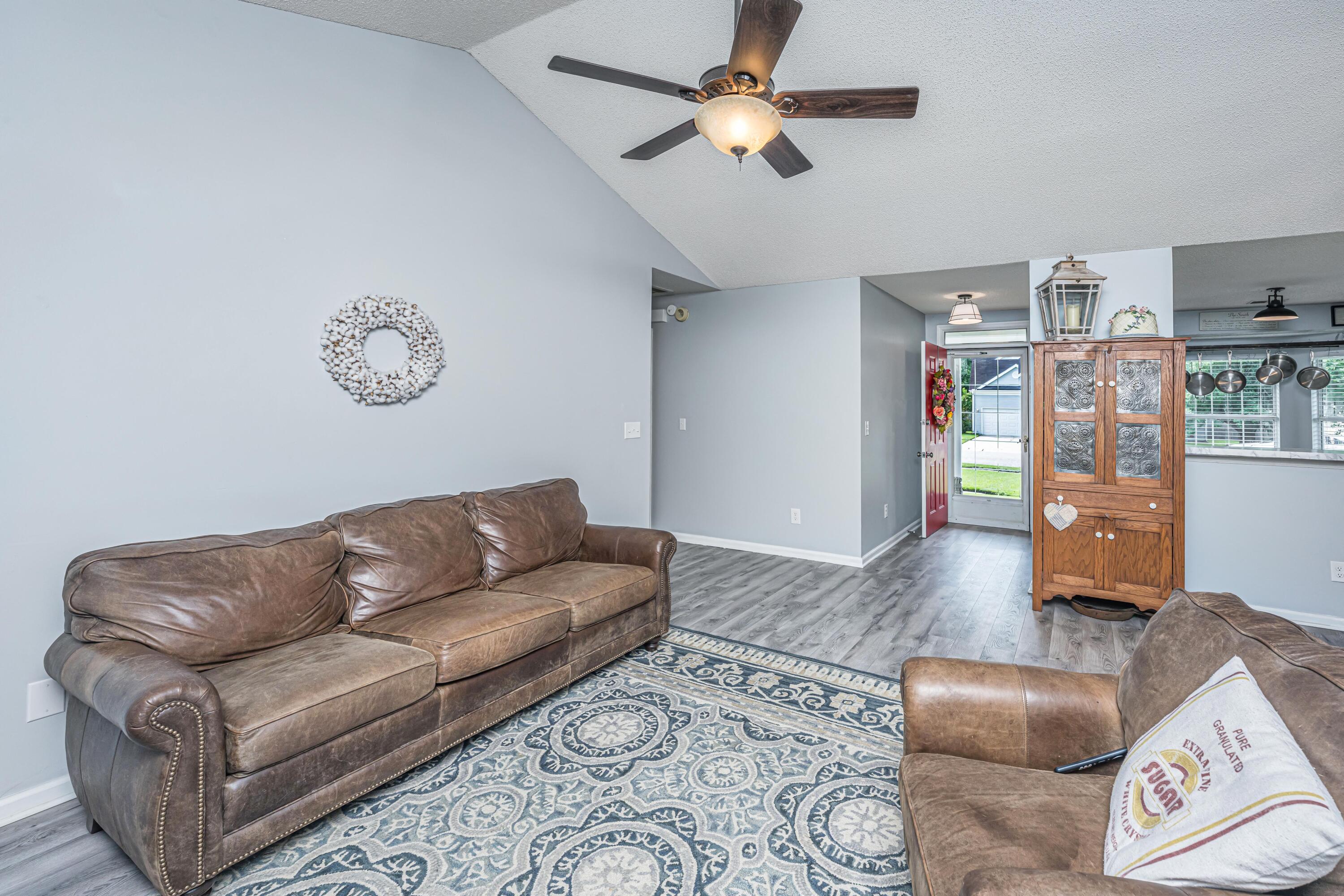 3247 Middleburry Lane