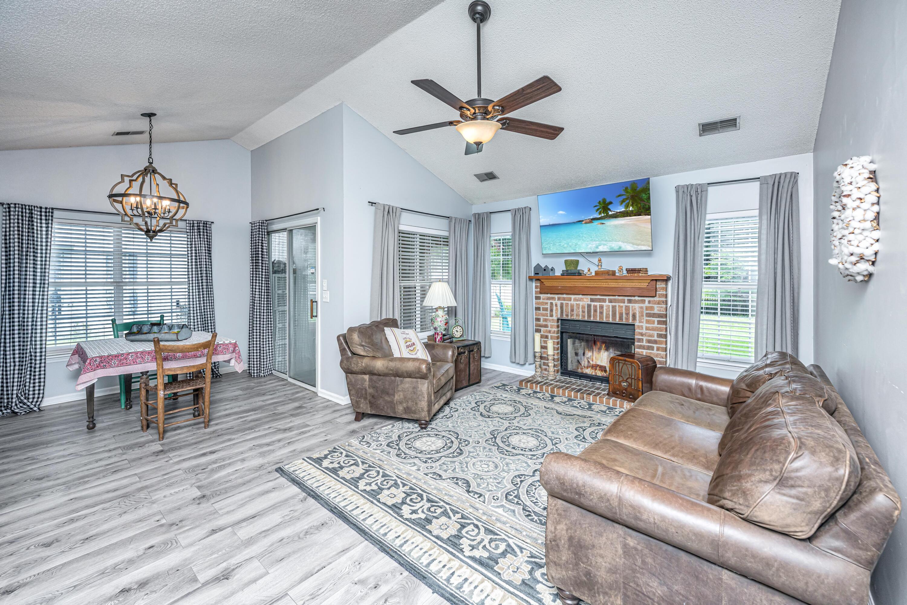 3247 Middleburry Lane