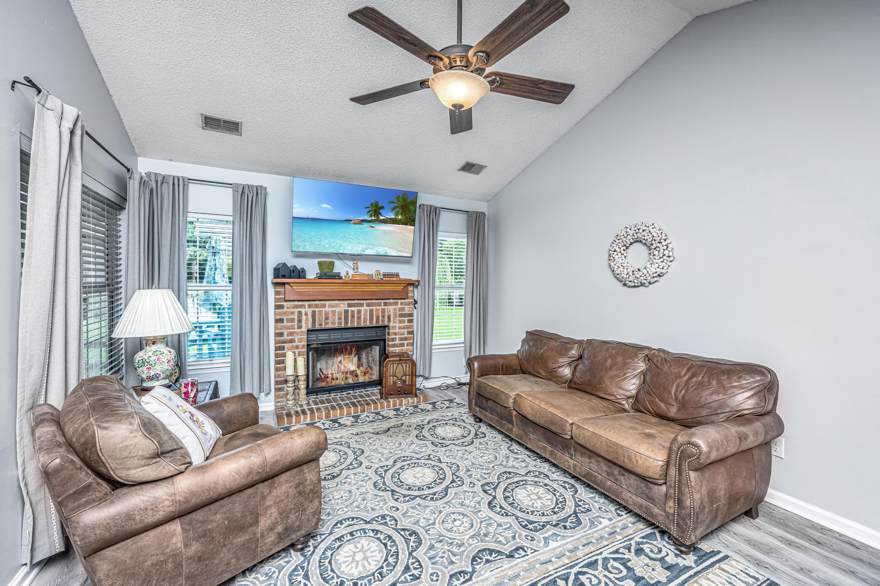 3247 Middleburry Lane