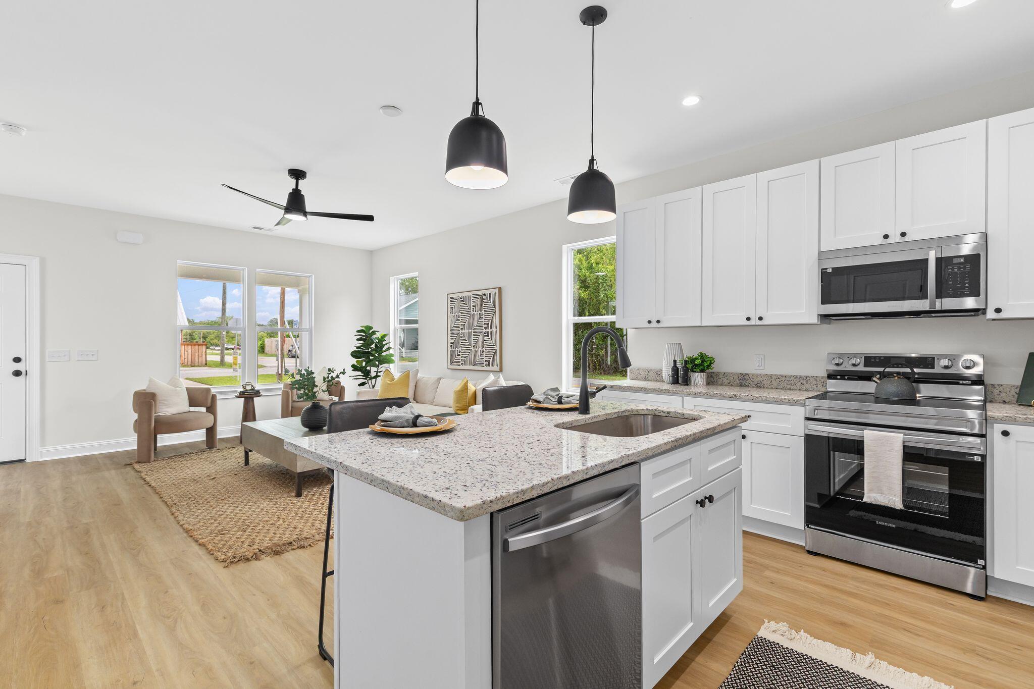 2015 Hampton Avenue