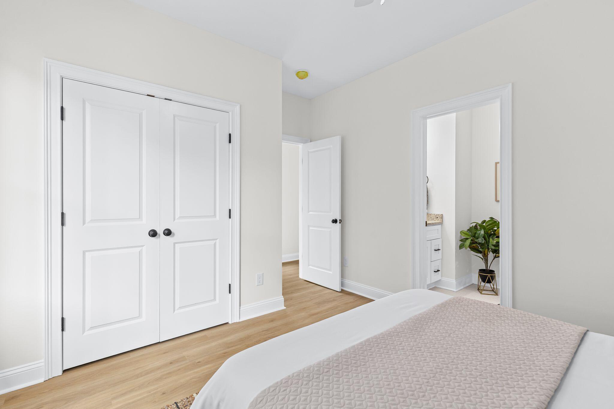 2015 Hampton Avenue