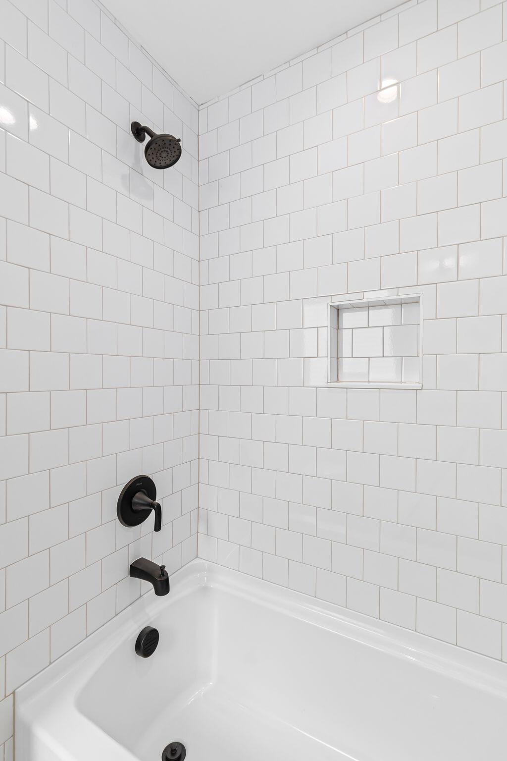 2015 Hampton Avenue