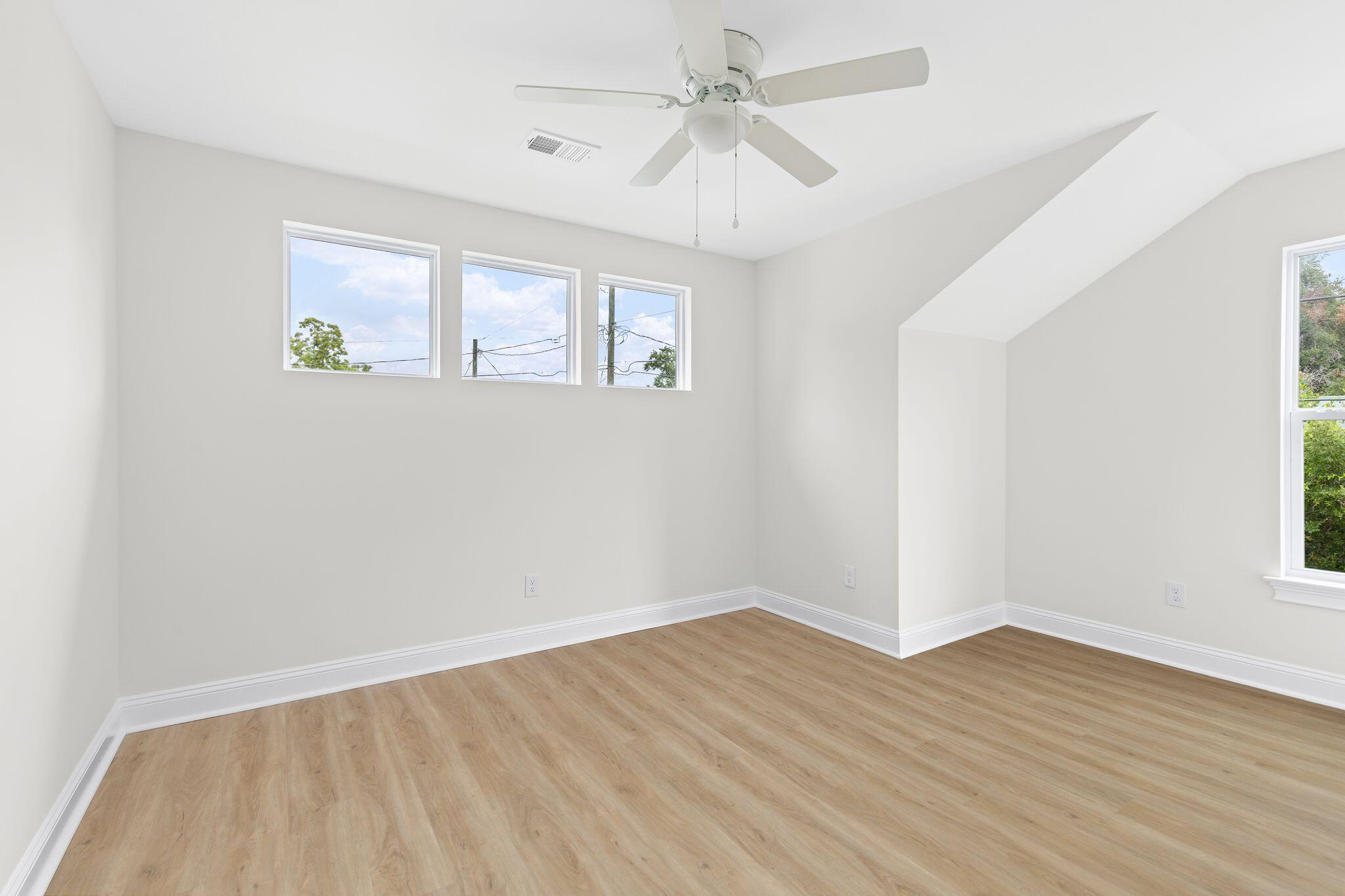 2015 Hampton Avenue