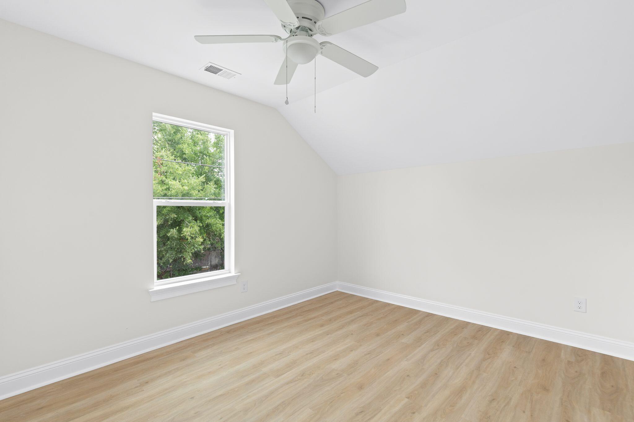 2015 Hampton Avenue