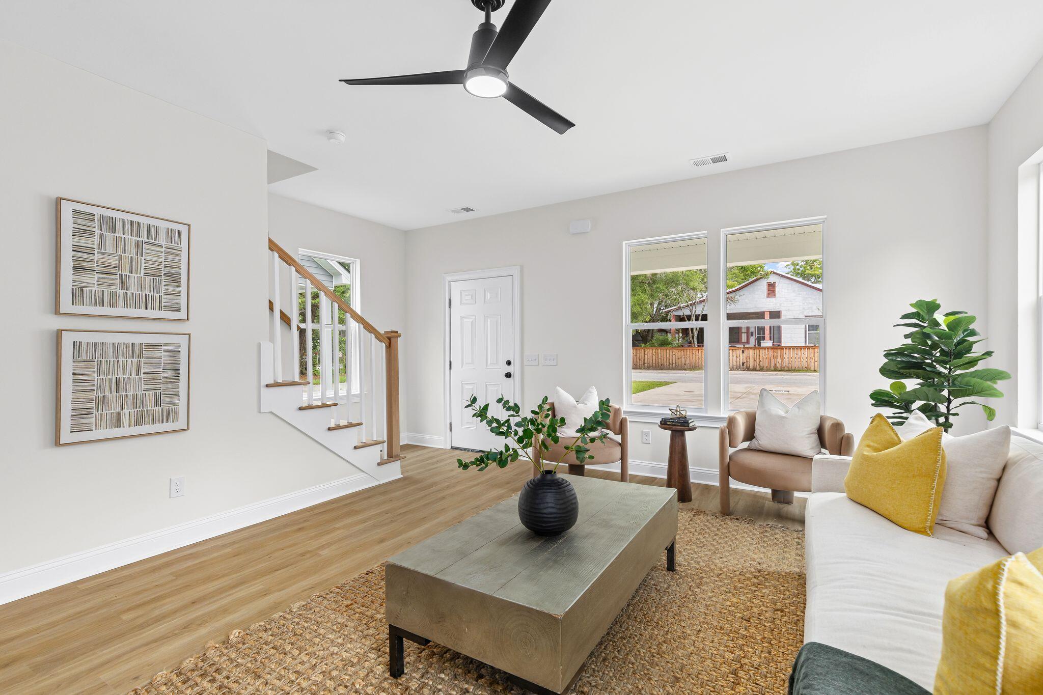 2015 Hampton Avenue