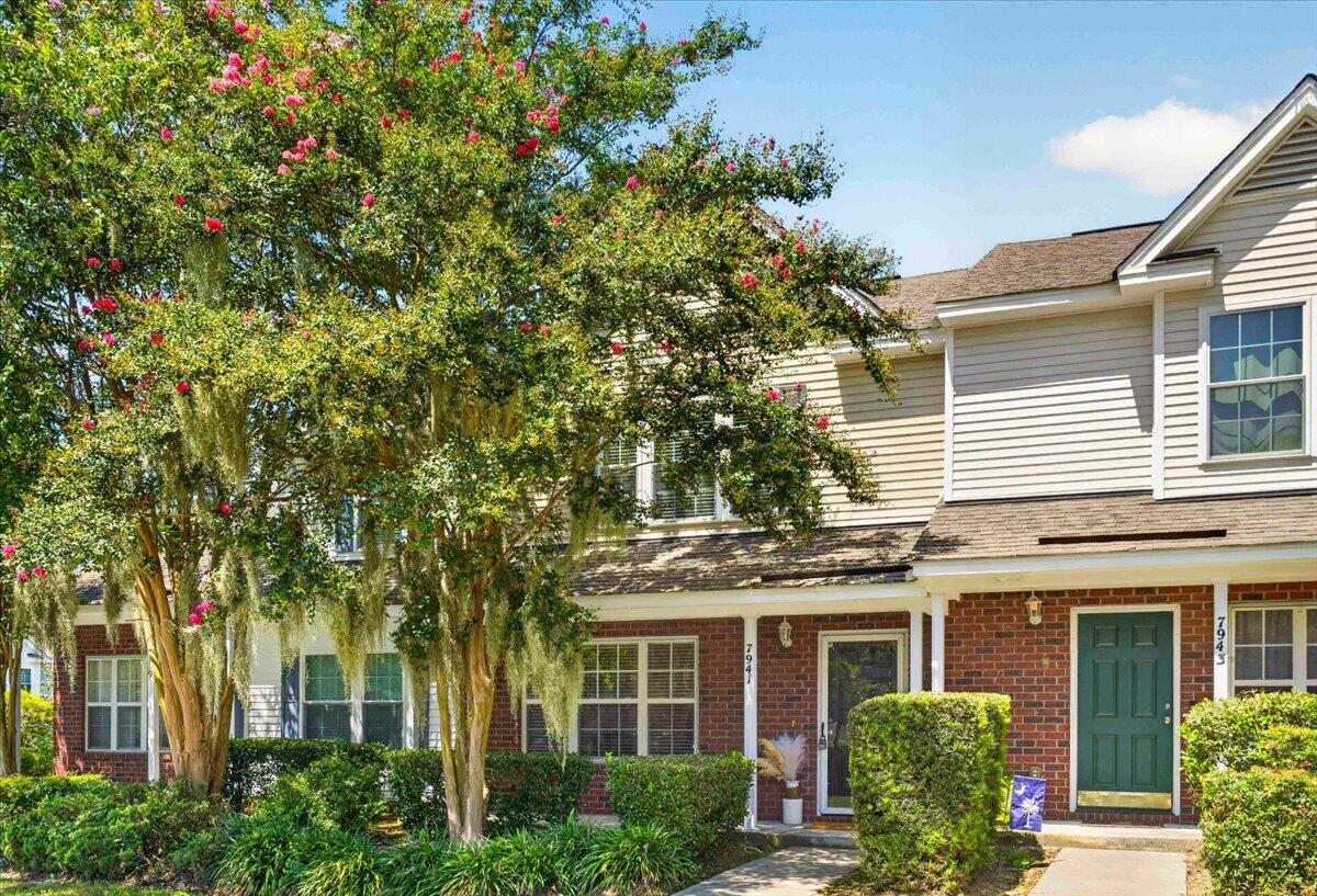 7941 Shadow Oak Drive